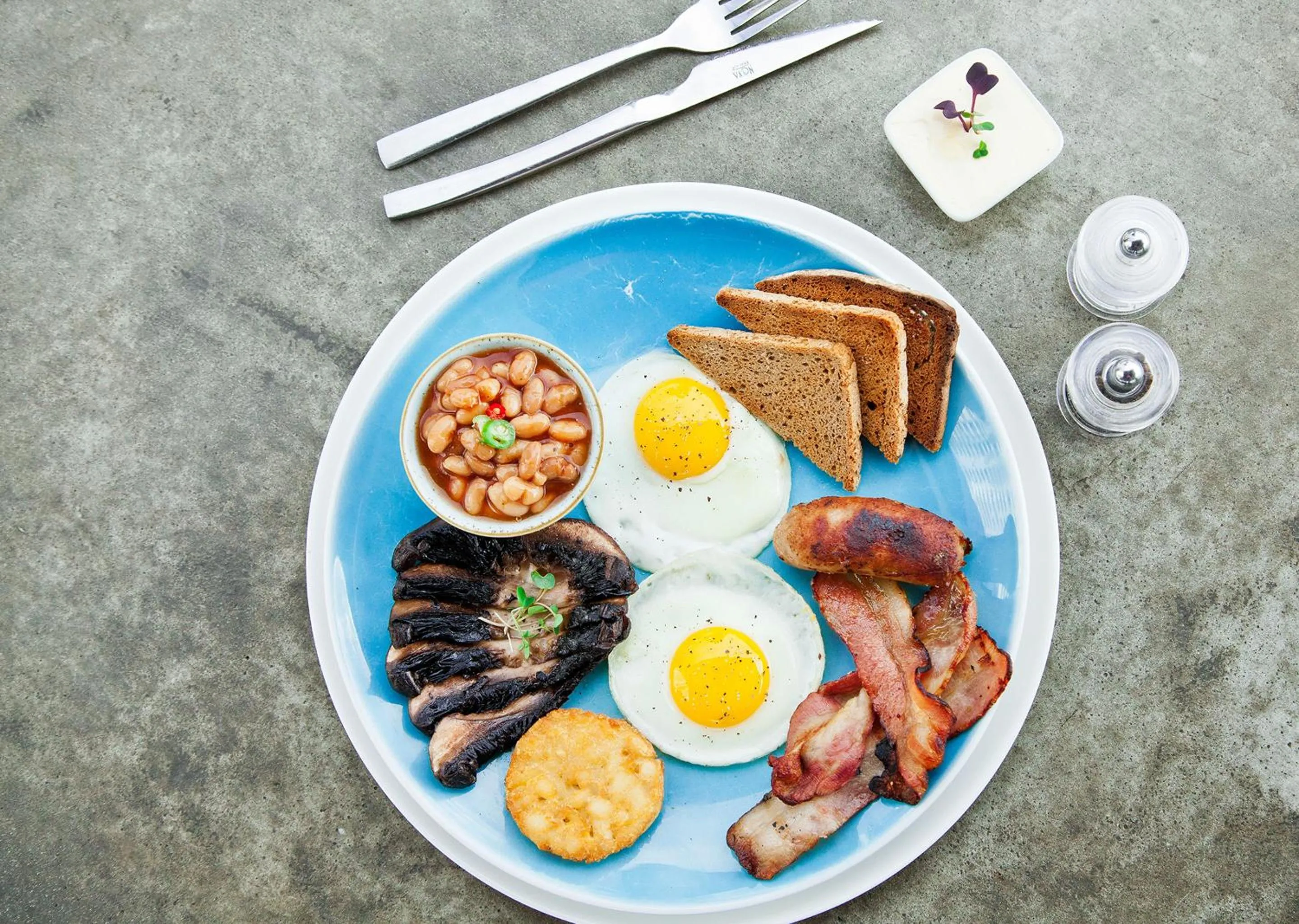 Food and drinks in Peninsula All Suite Hotel by Dream Resorts