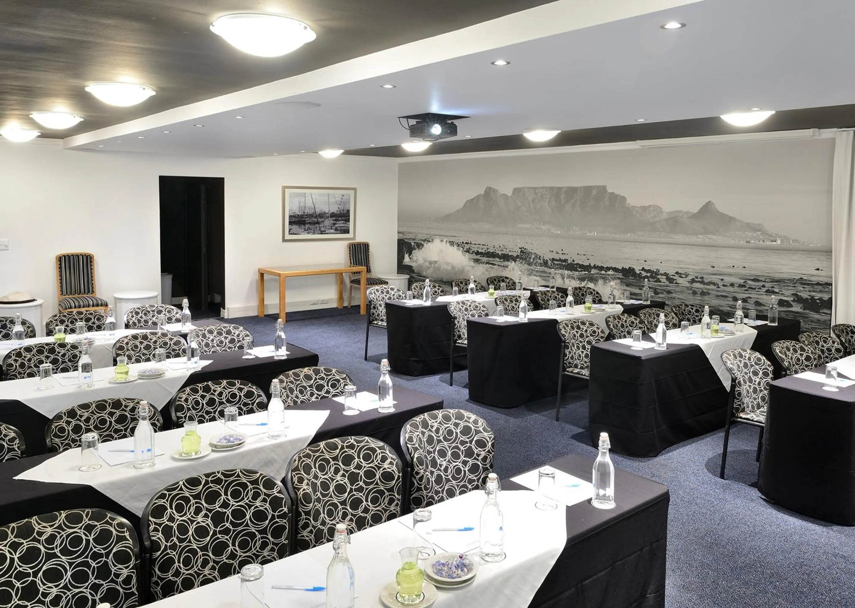 Banquet/Function facilities in Peninsula All Suite Hotel by Dream Resorts