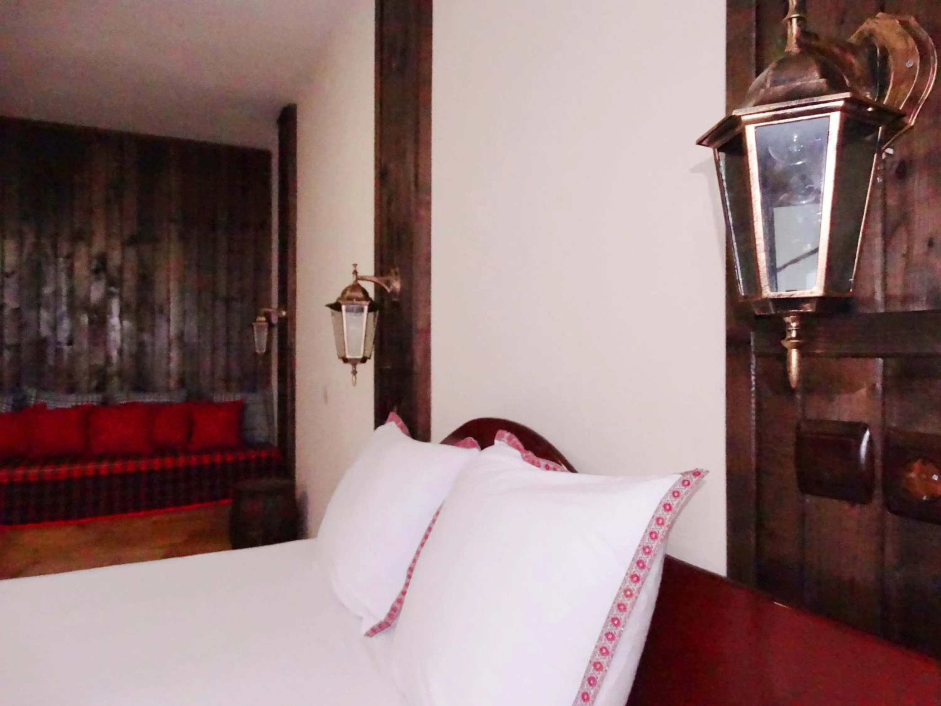 Bathroom, Bed in Hotel Simona Complex