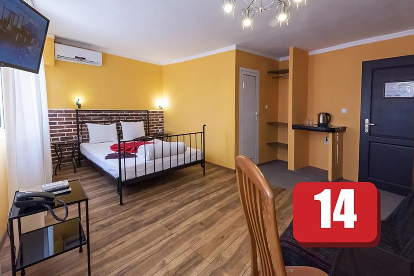 Bed in Hotel Simona Complex