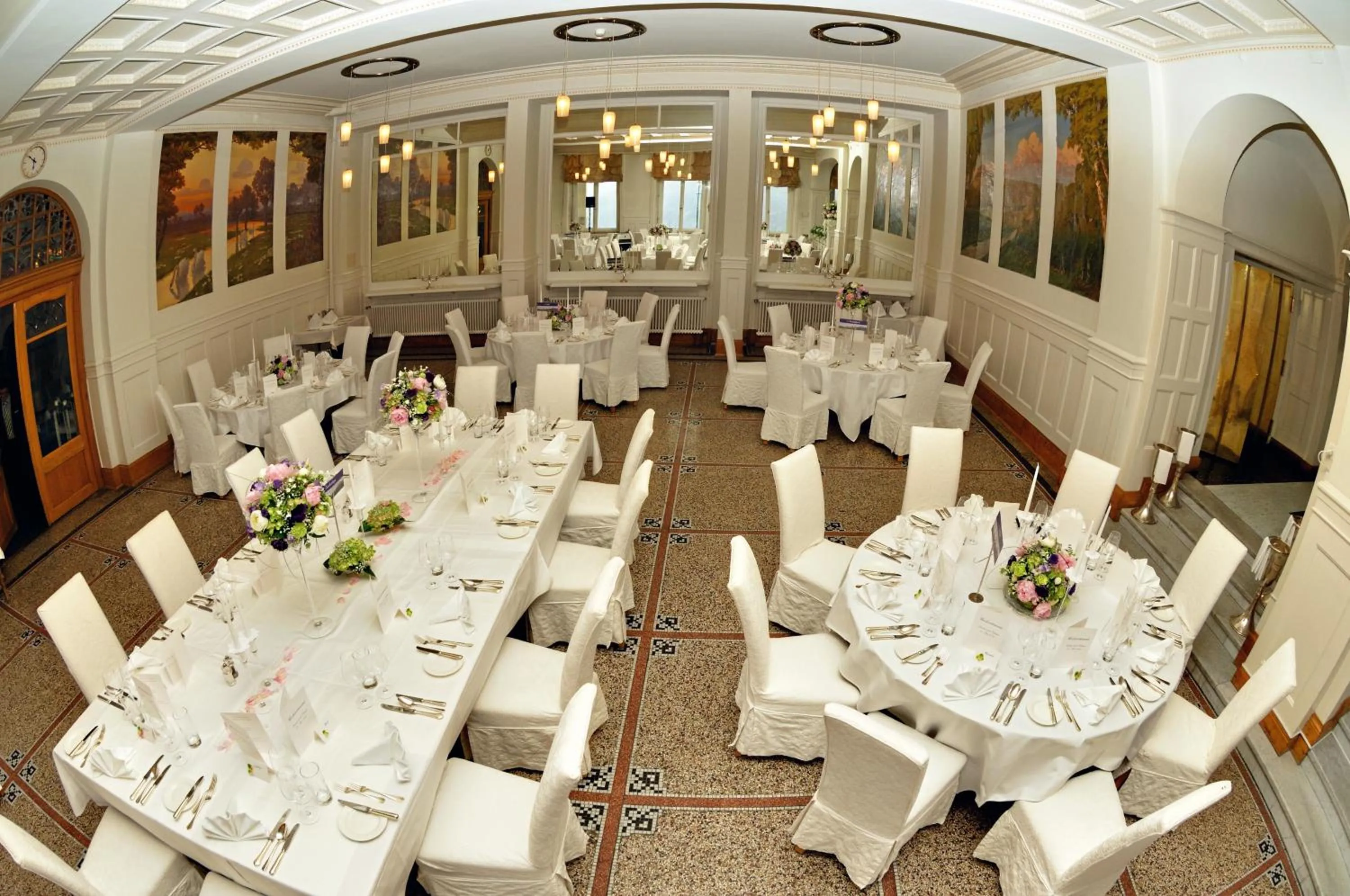 Restaurant/places to eat in Schatzalp Hotel