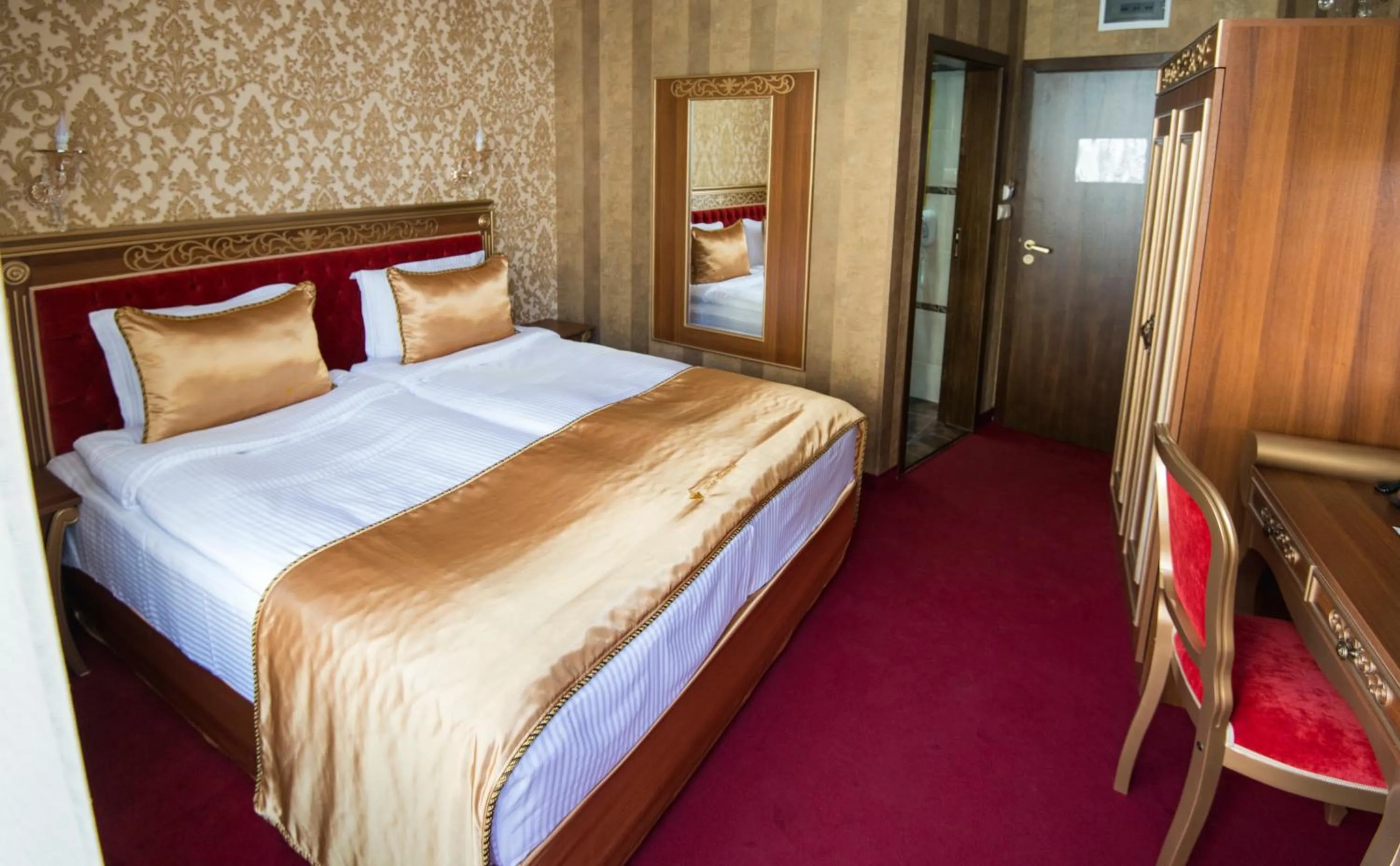 Bed in Hotel Diamond