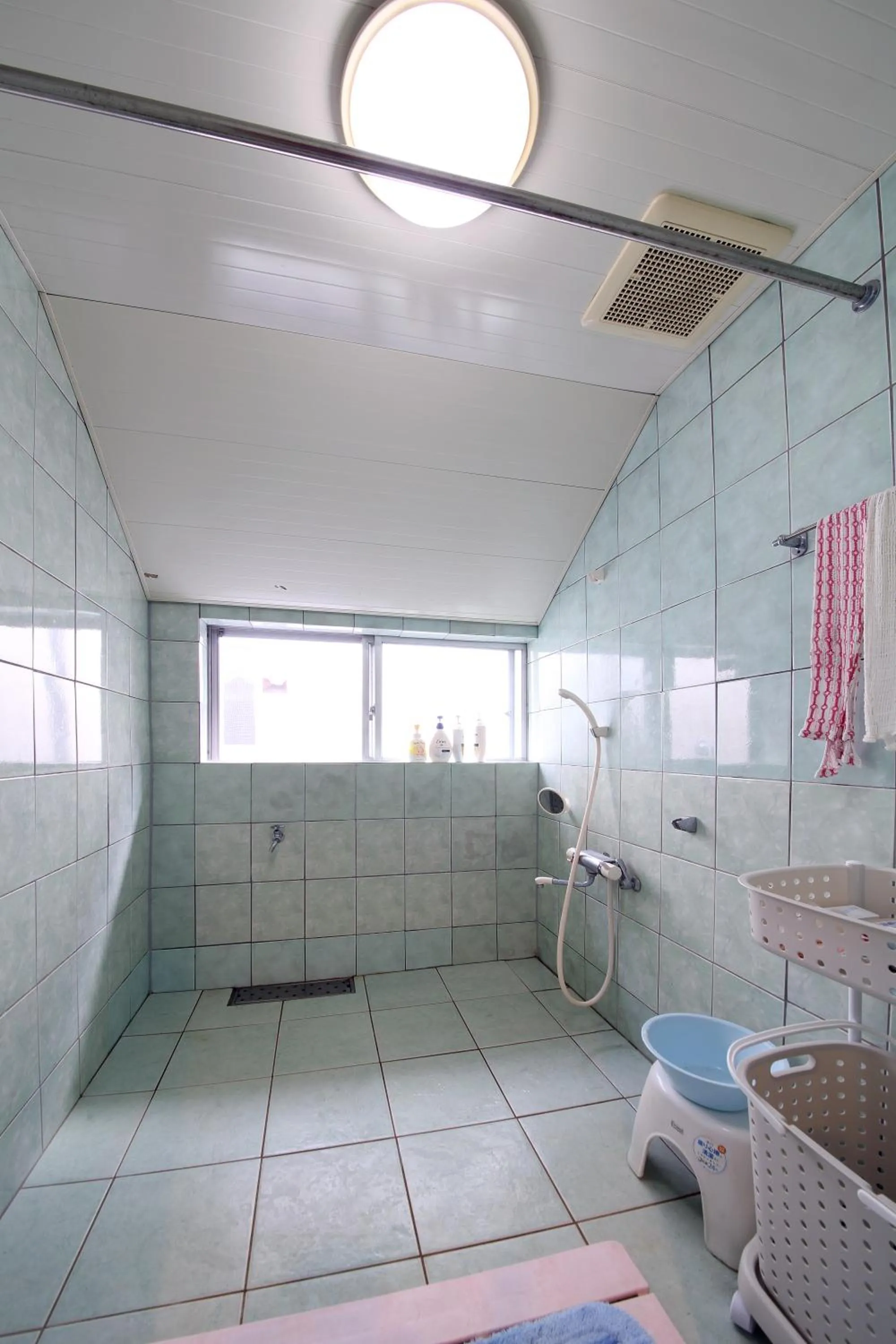 Shower in Kume guest house