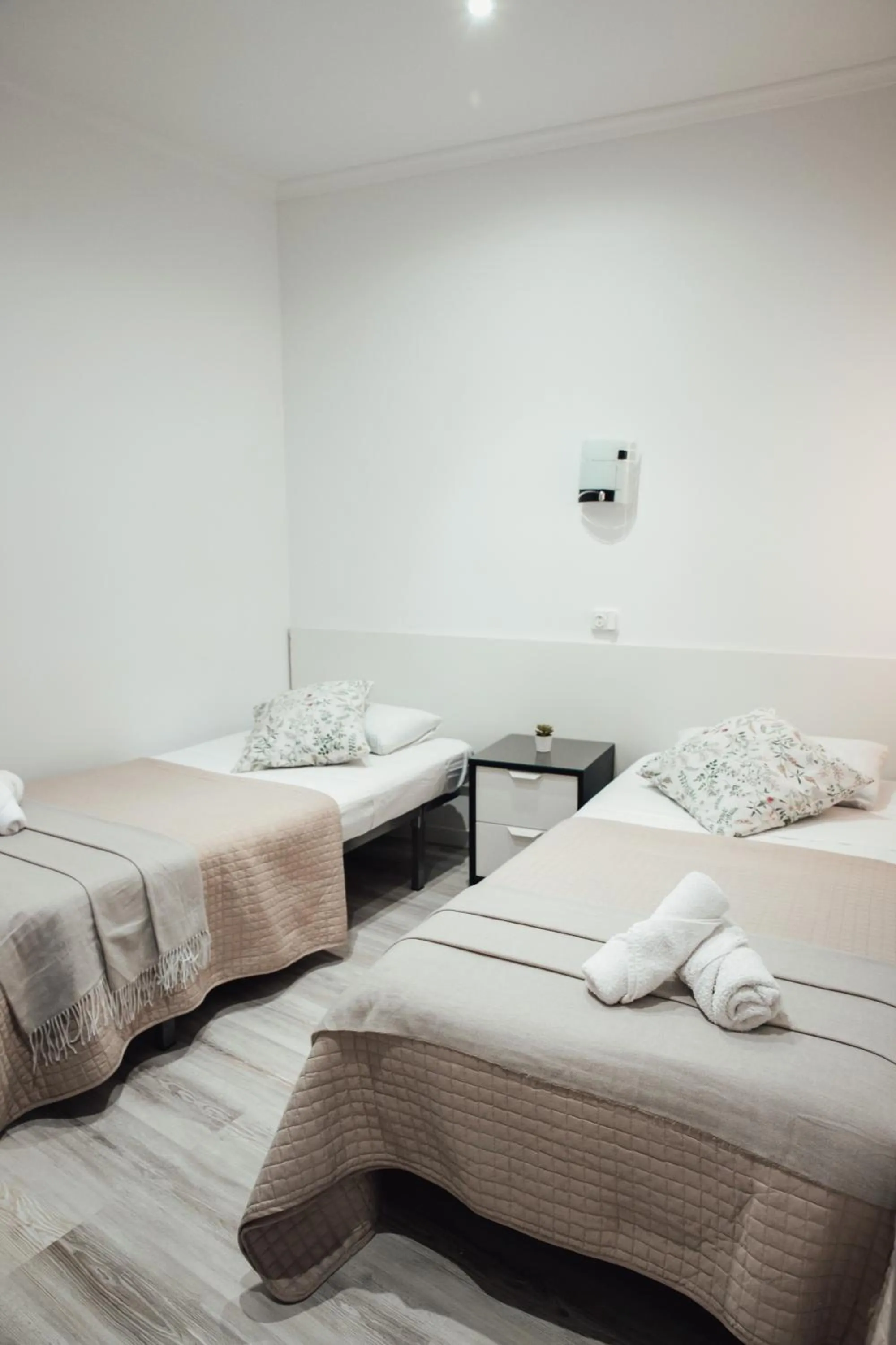 Bed in Hostal Ruta de Francia