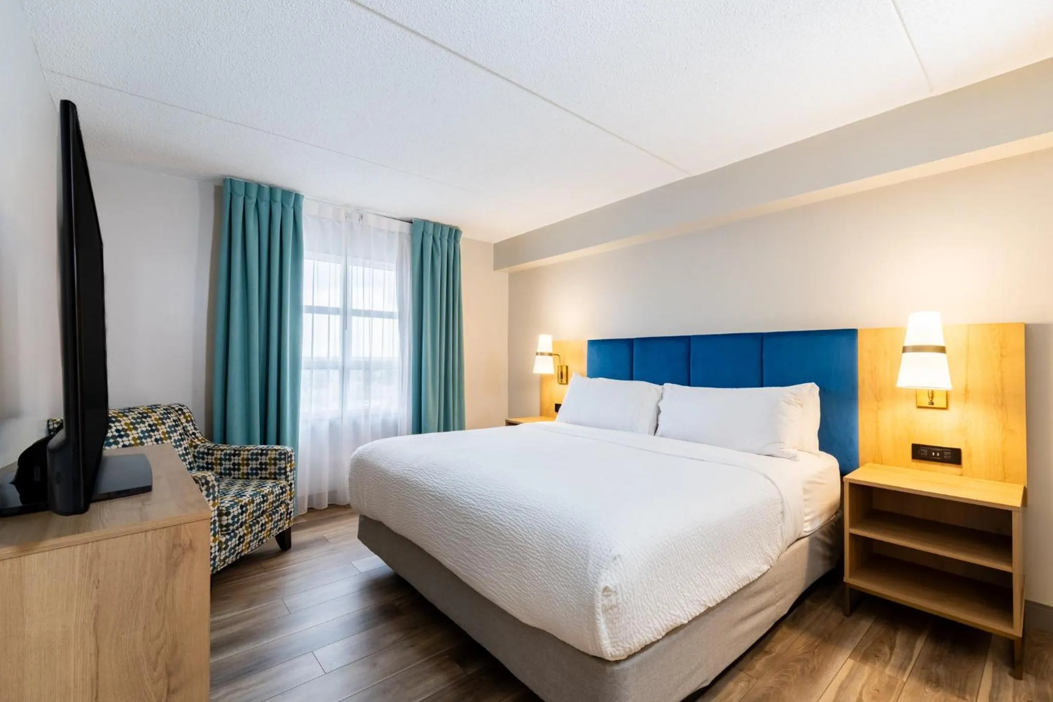 Photo of the whole room, Bed in Staybridge Suites London by IHG