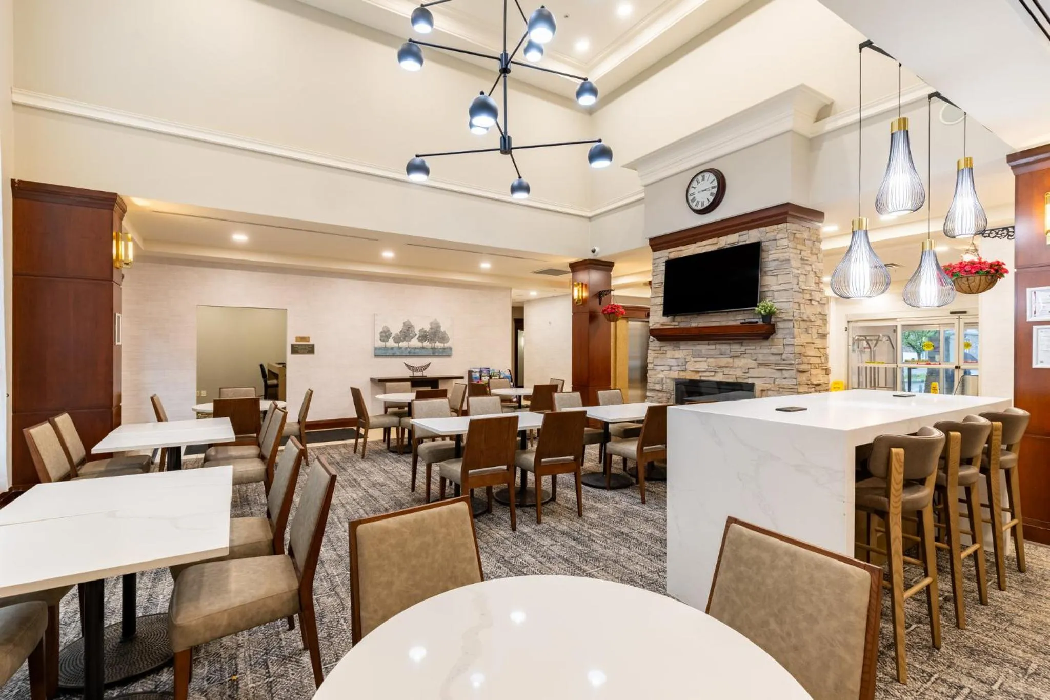 Restaurant/places to eat in Staybridge Suites London by IHG