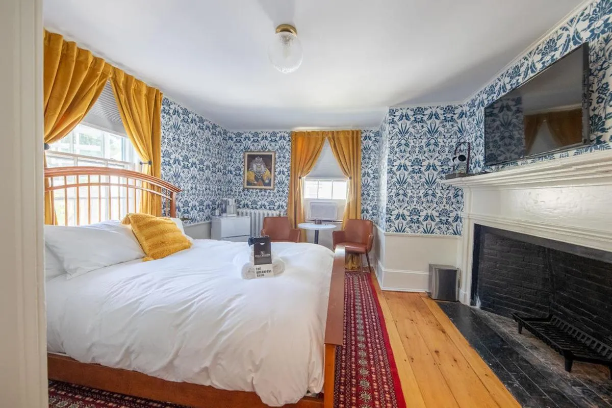 Bed in Sally Webster Inn