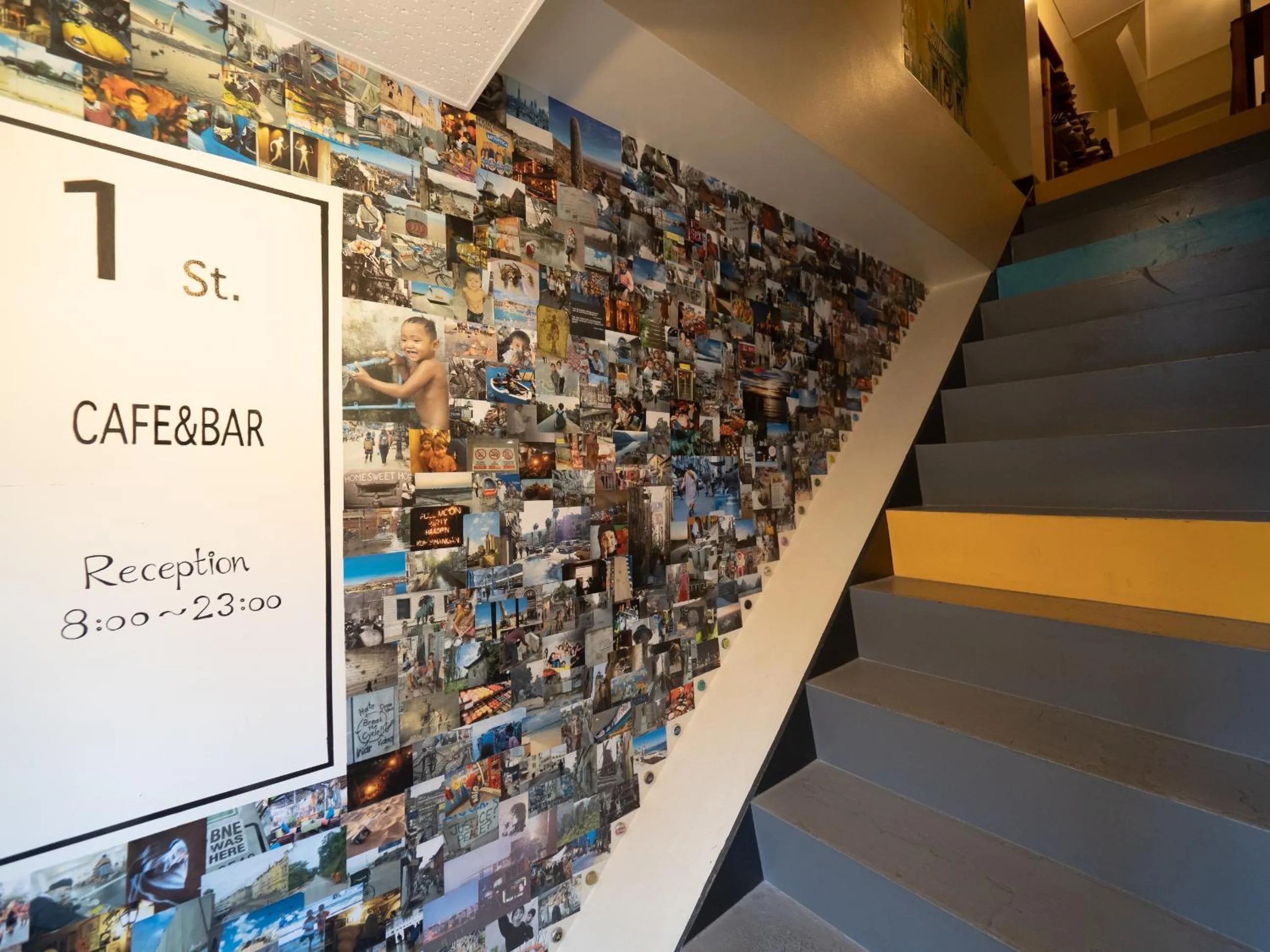 Text overlay in Hostel Bedgasm