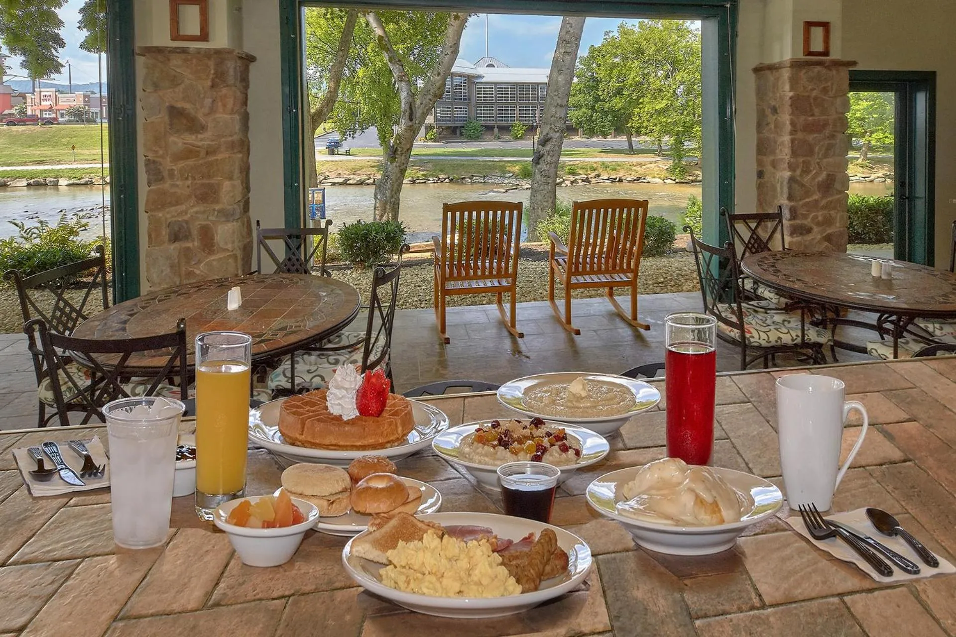 Breakfast in The Inn On The River