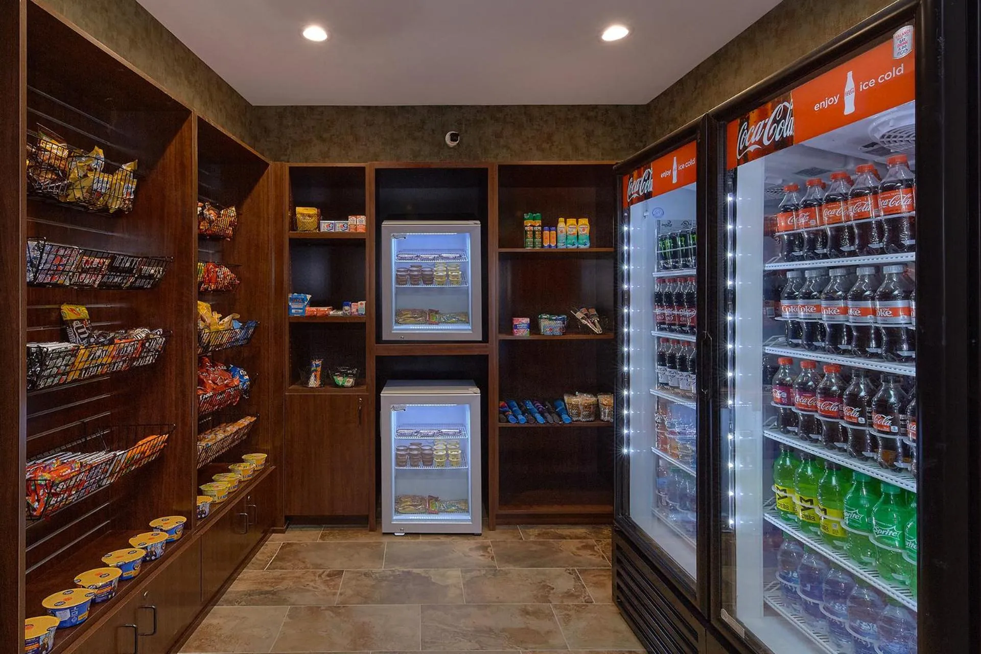 Food and drinks in The Inn On The River