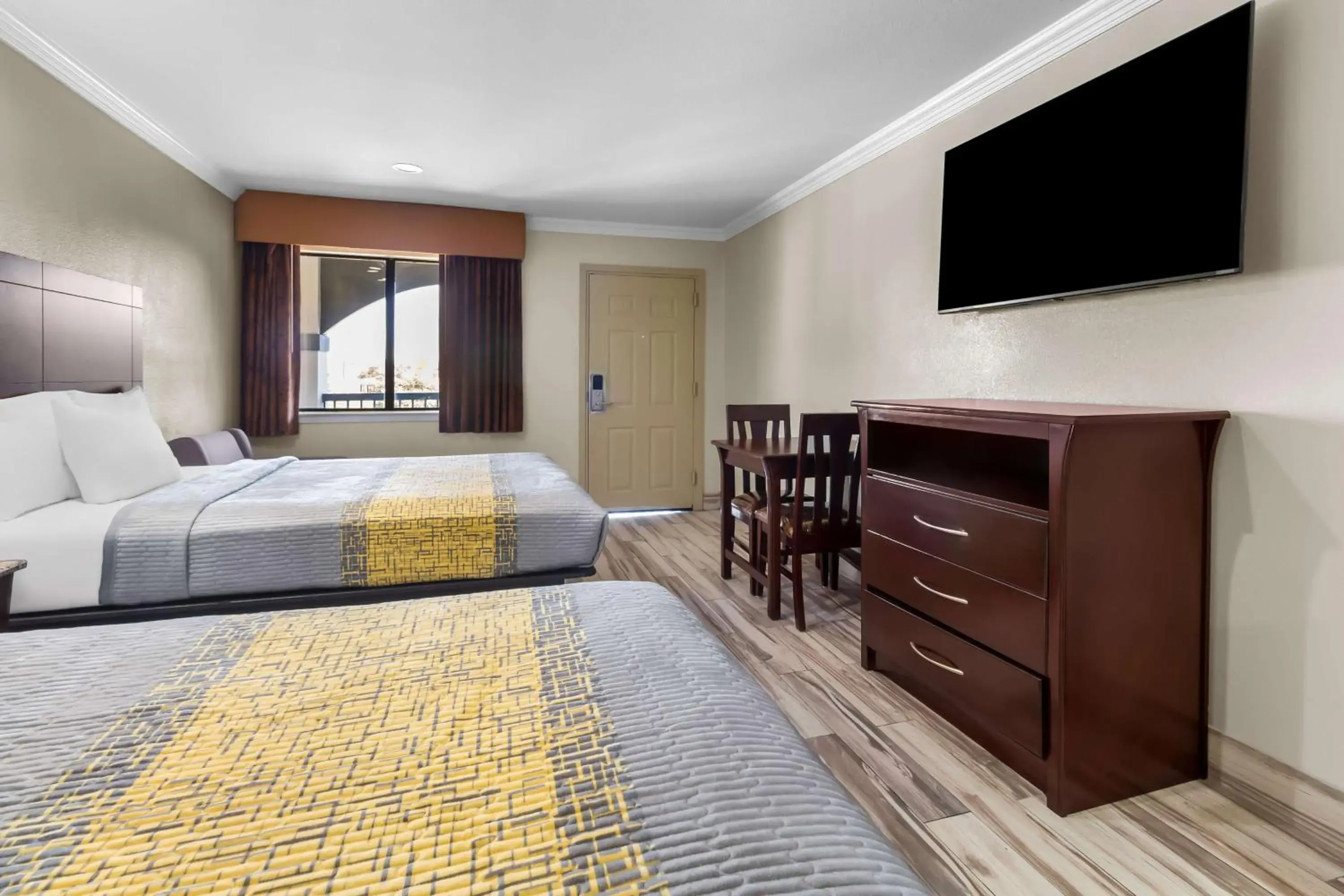 Queen Room with Two Queen Beds - Disability Access/Non-Smoking in Americas Best Value Inn Houston Heights at I-45 Queen Room with Two Queen Beds - Disability Access/Non-Smoking in Americas Best Value Inn Houston Heights at I-45