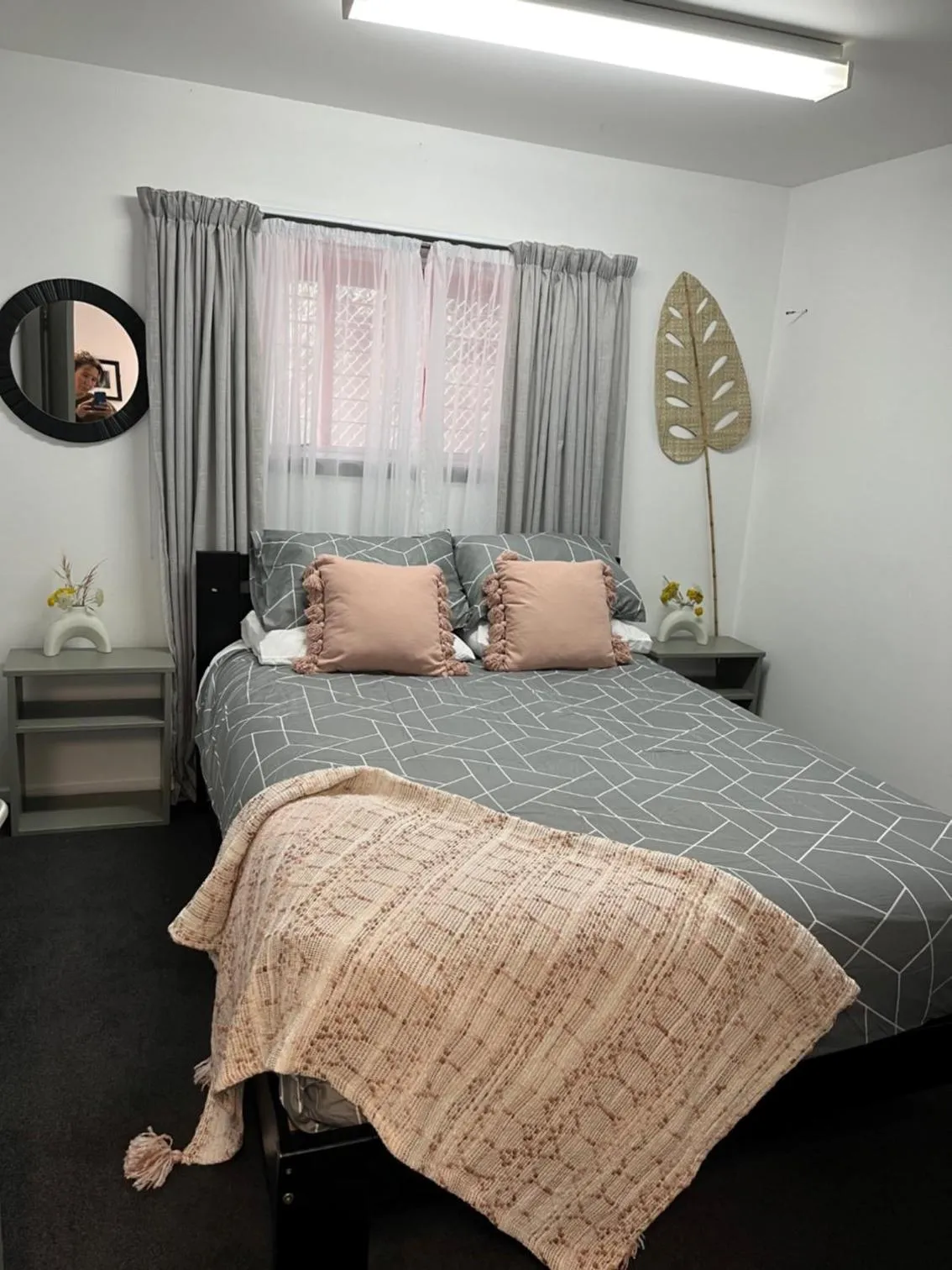 Bed in Kaikoura Seaside lodge