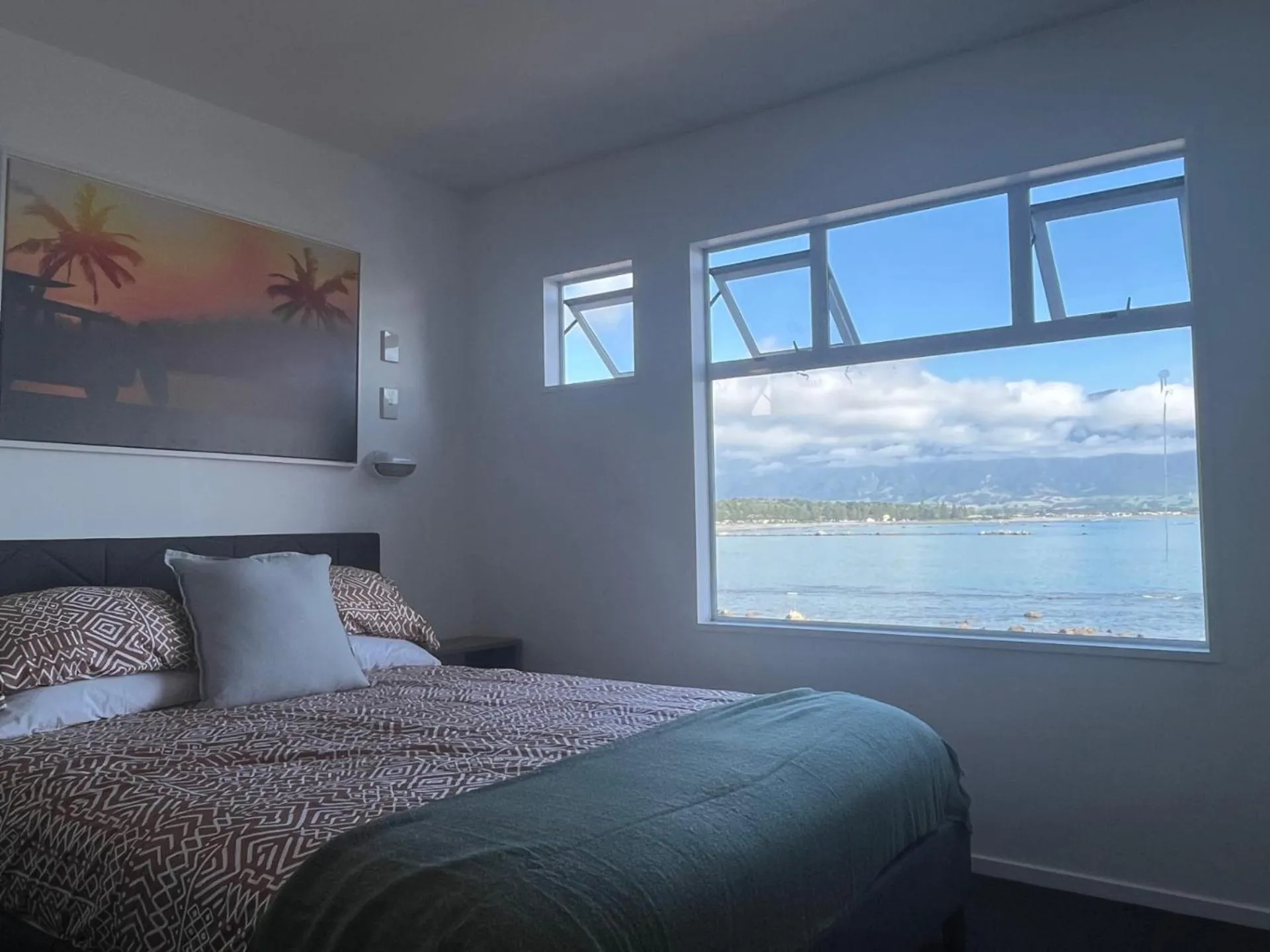 Bed in Kaikoura Seaside lodge