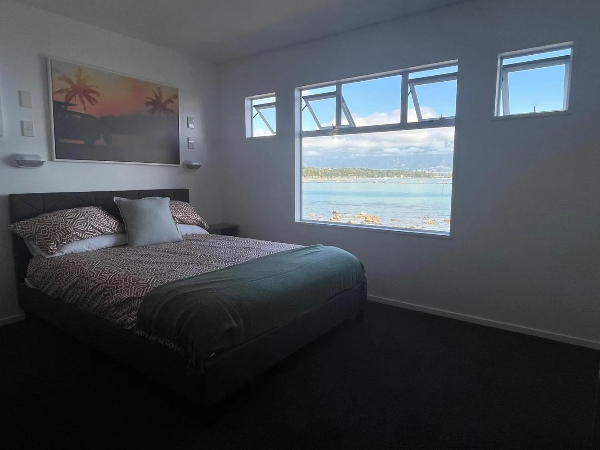 Bed in Kaikoura Seaside lodge