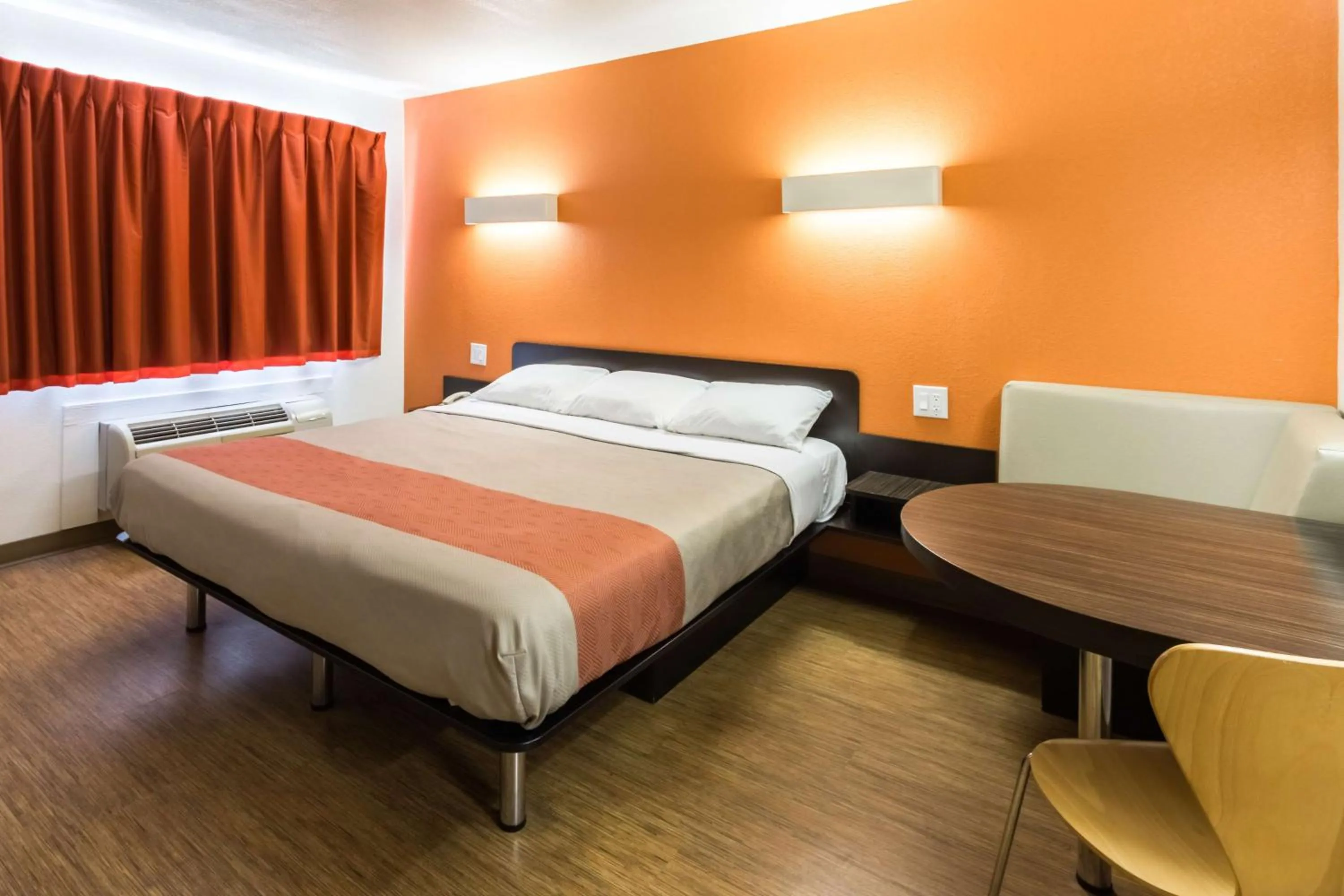 Photo of the whole room, Bed in Motel 6-Stephenville, TX