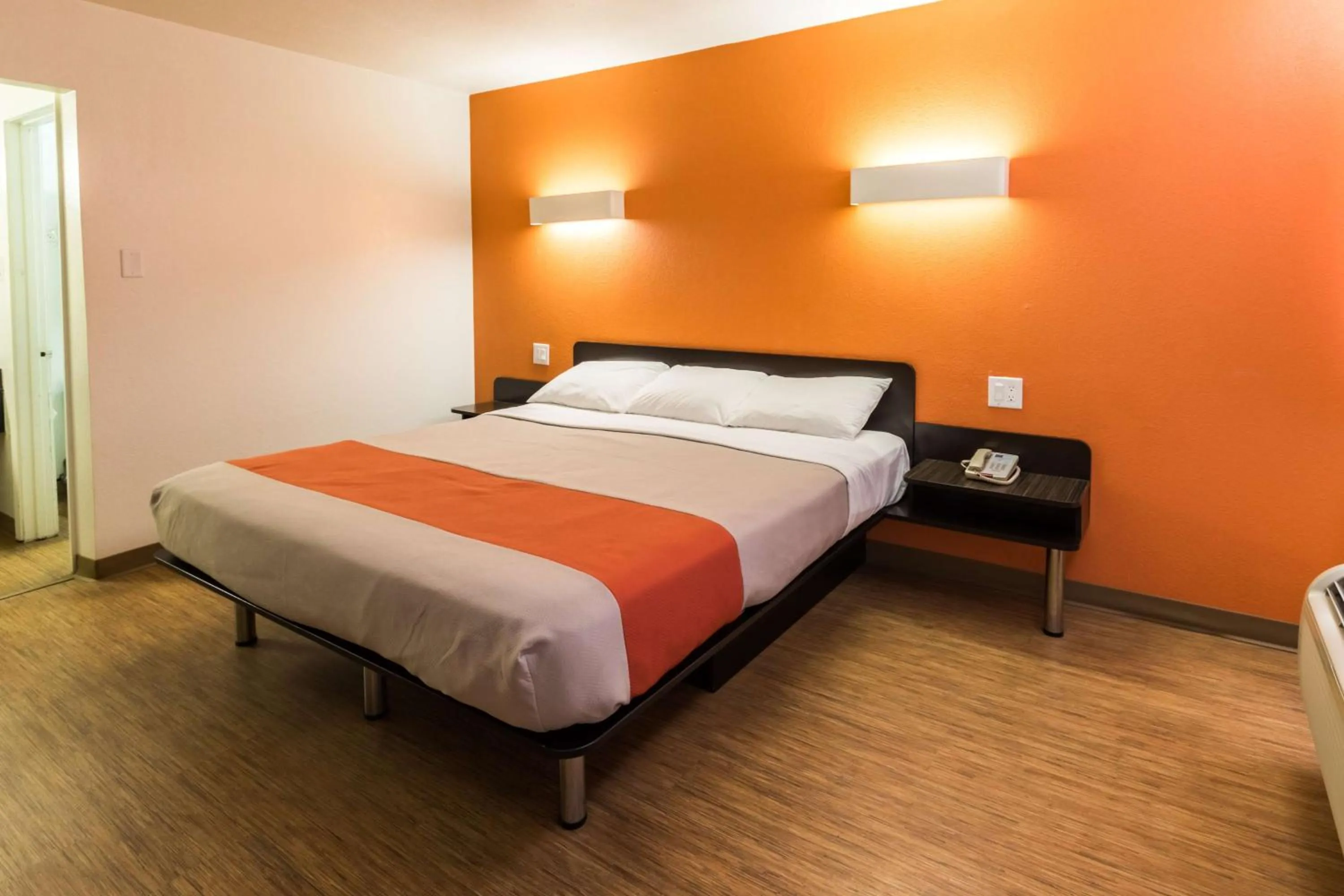 Photo of the whole room, Bed in Motel 6-Stephenville, TX