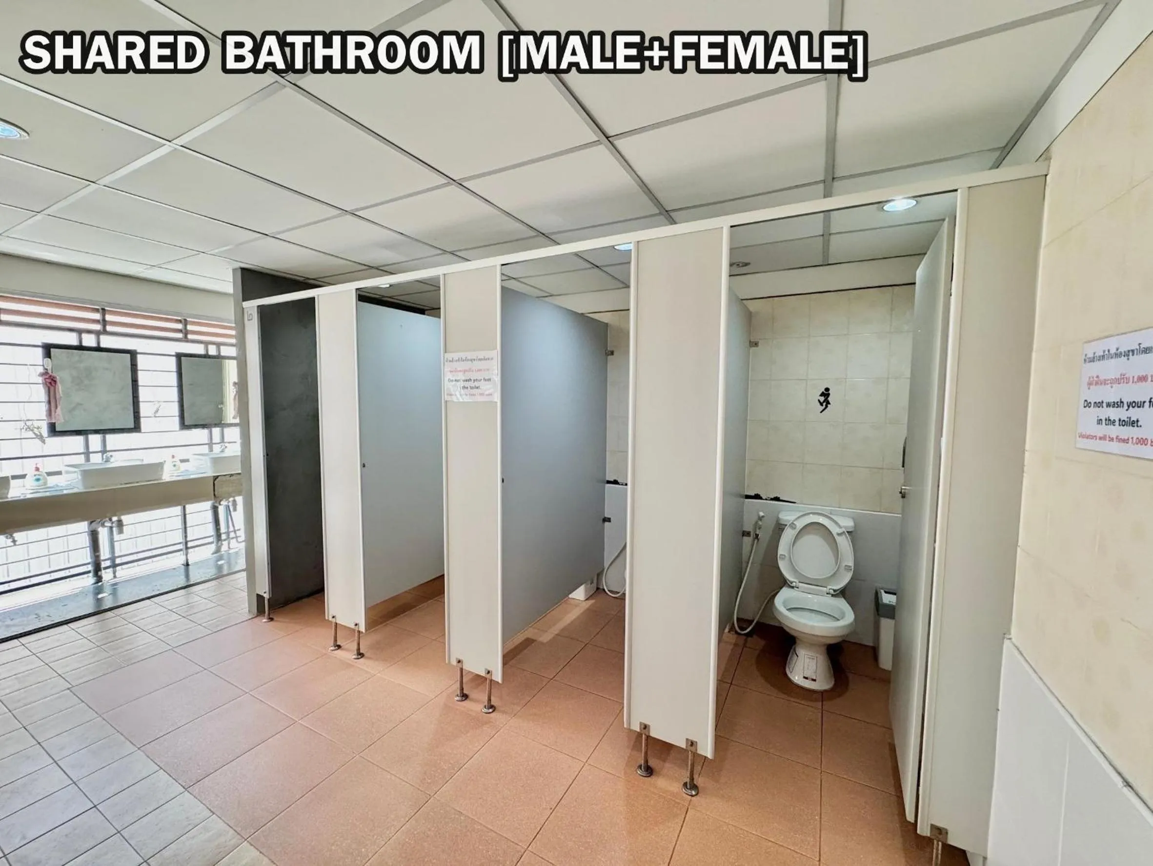 Toilet in Best Bed Suvarnabhumi Hostel