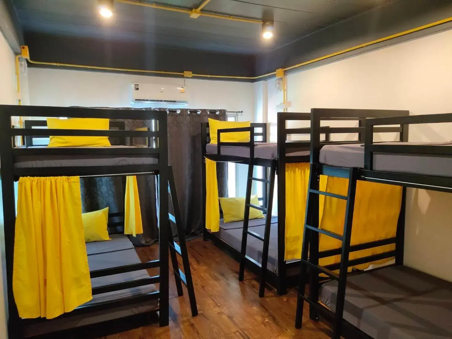 Bed in 8-Bed Mixed Dormitory Room in Best Bed Suvarnabhumi Hostel Bed in 8-Bed Mixed Dormitory Room in Best Bed Suvarnabhumi Hostel