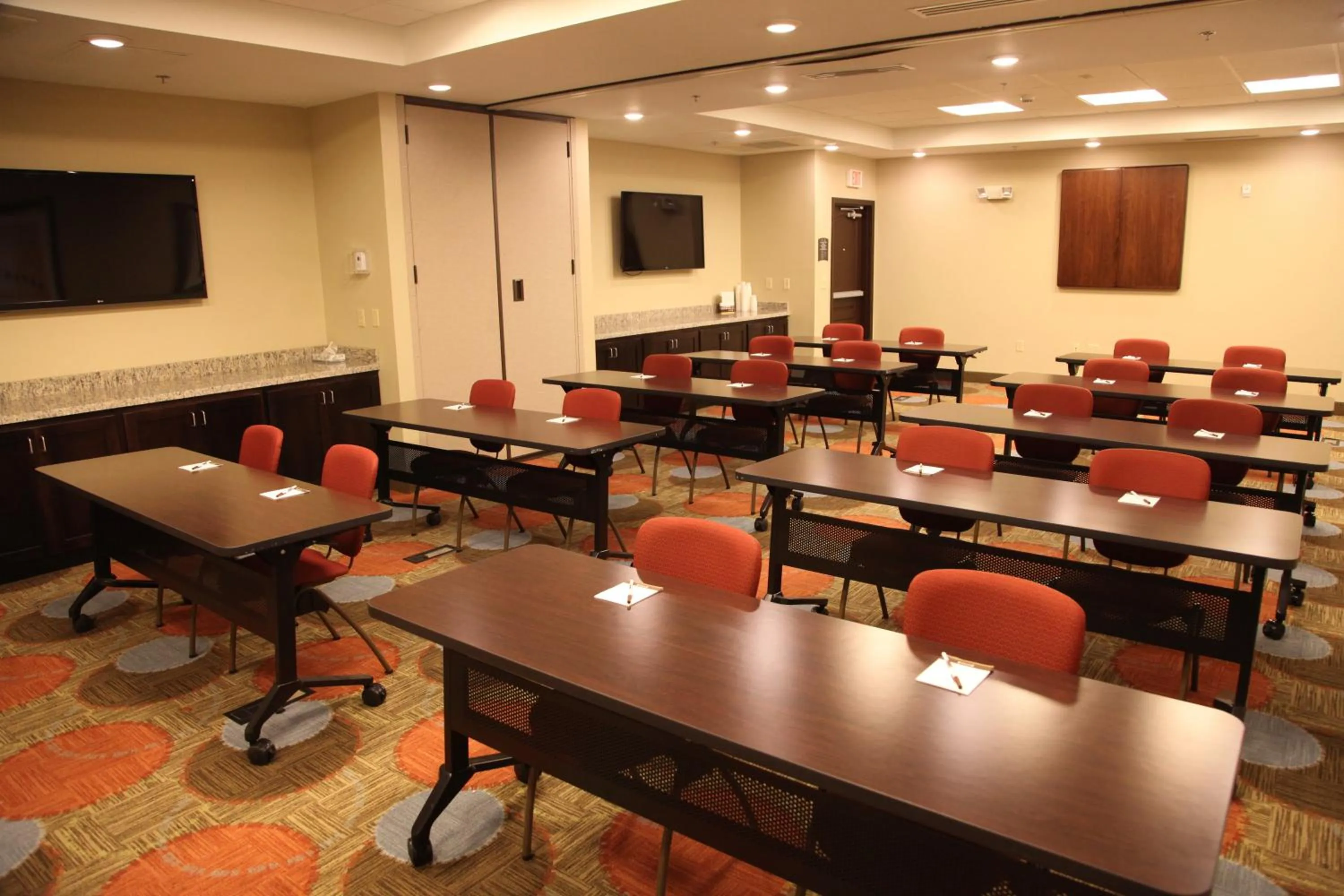 Meeting/conference room in Staybridge Suites Grand Forks by IHG