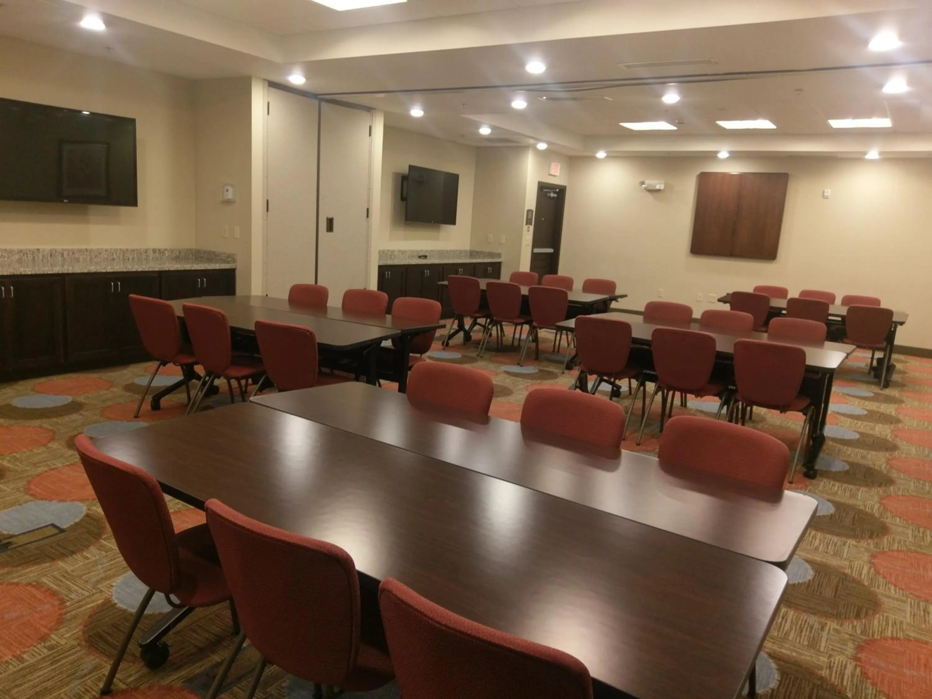 Meeting/conference room in Staybridge Suites Grand Forks by IHG