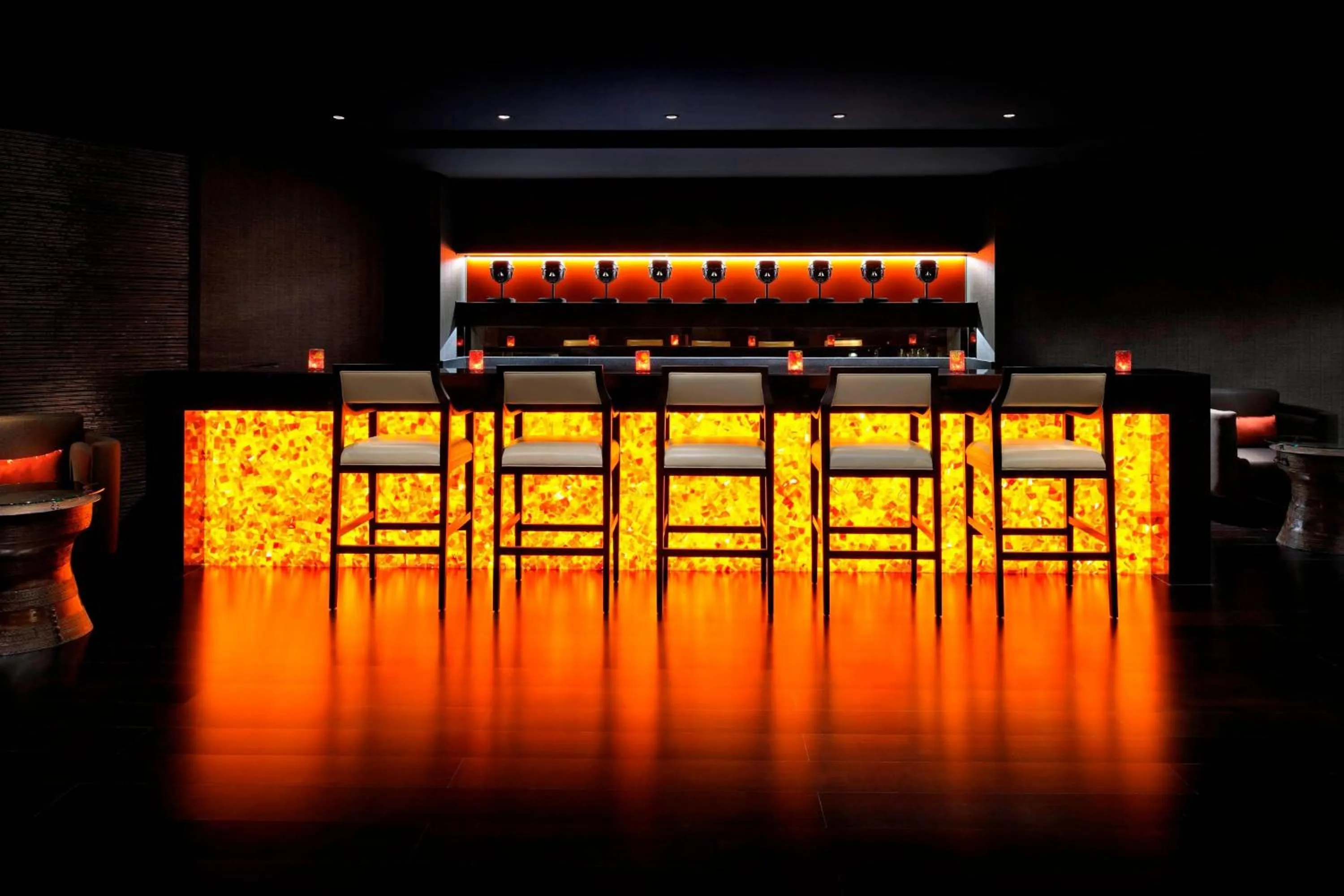 Lounge or bar in JW Marriott Marquis Hotel Dubai