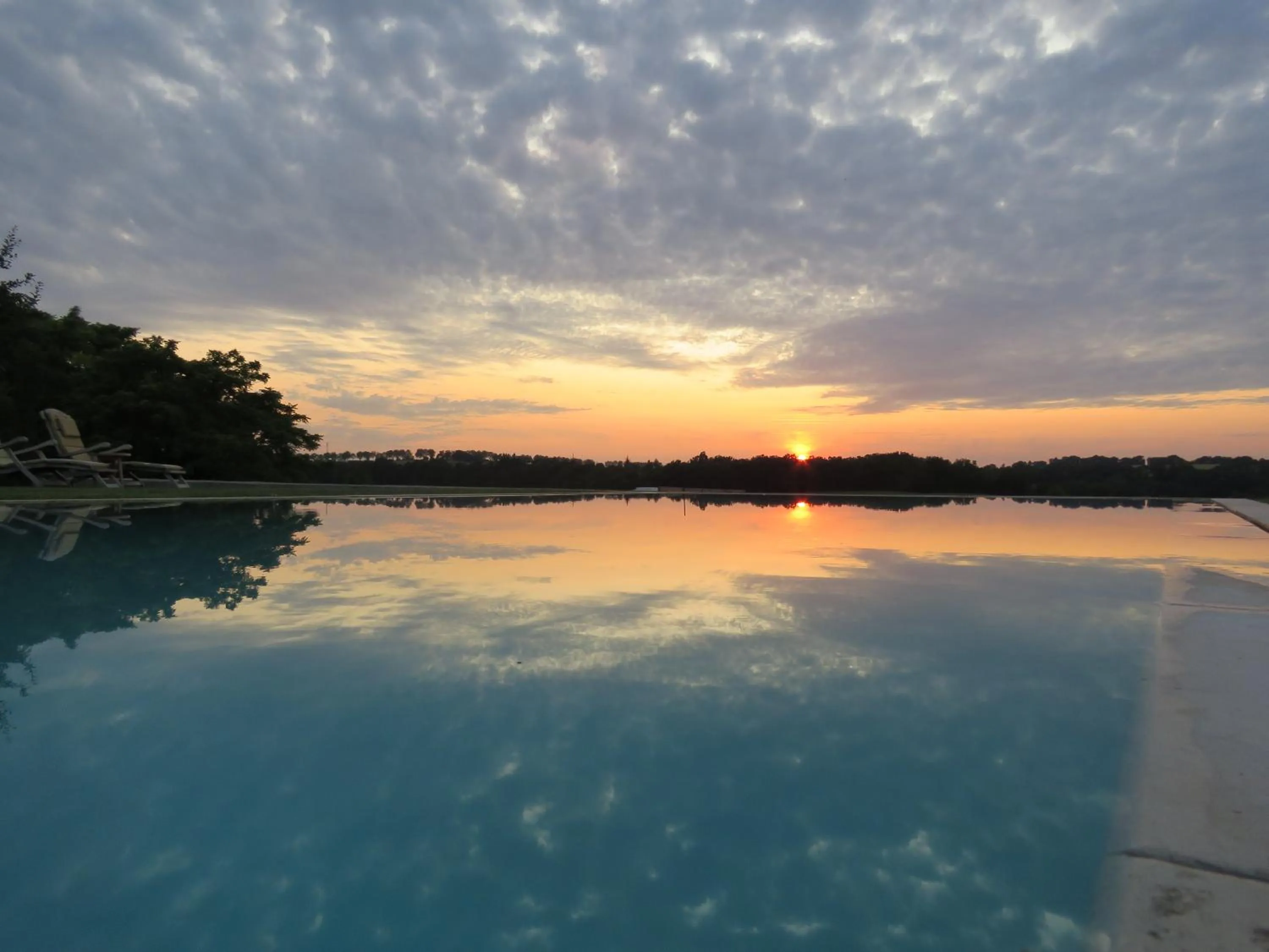 Pool view in B&B La Mirande de Saint-Clar