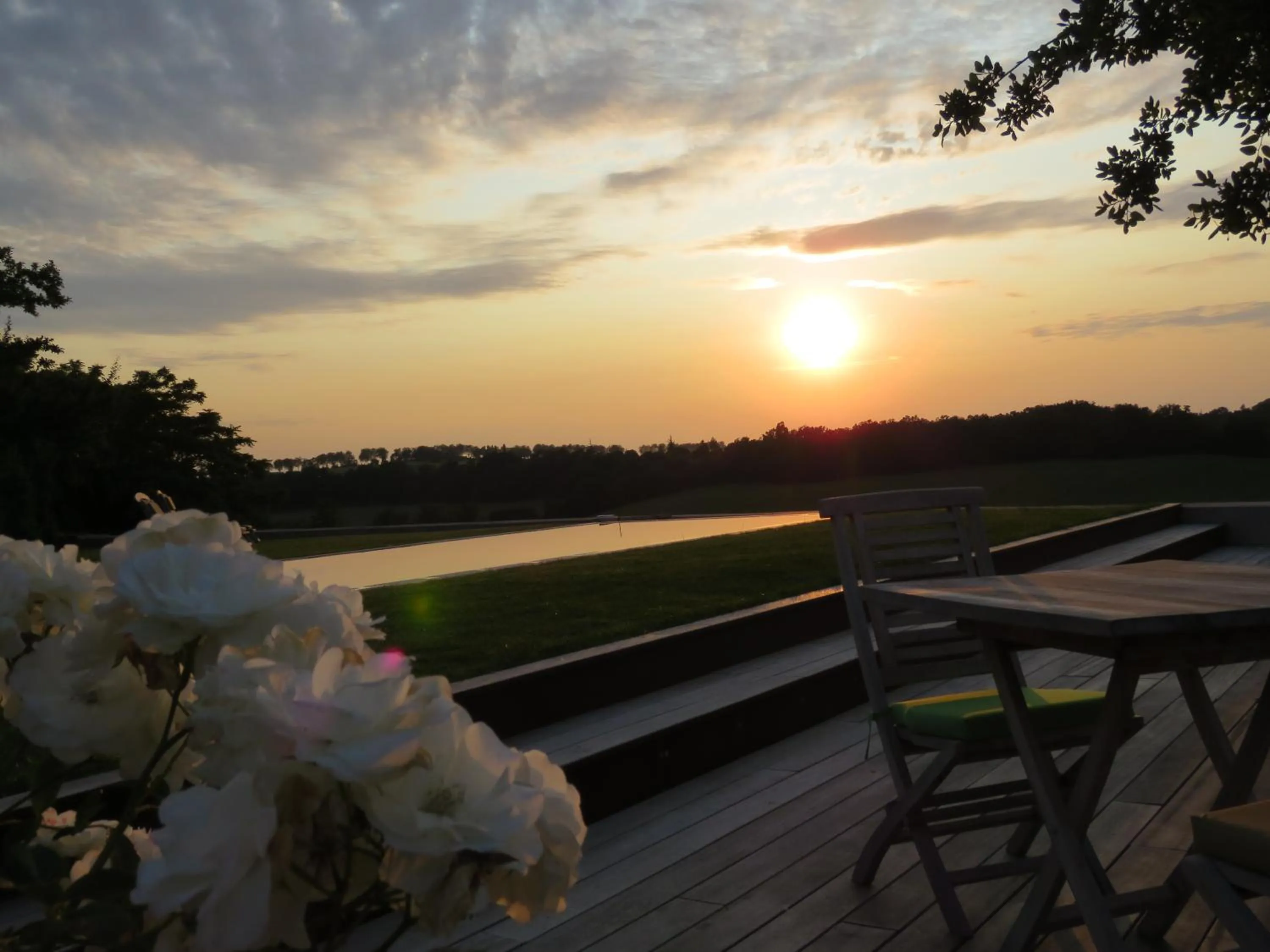 Sunrise in B&B La Mirande de Saint-Clar