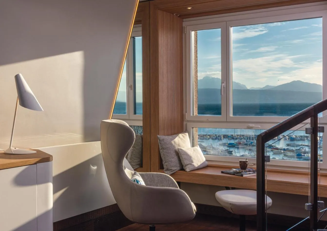 Living room in Mövenpick Hotel Lausanne