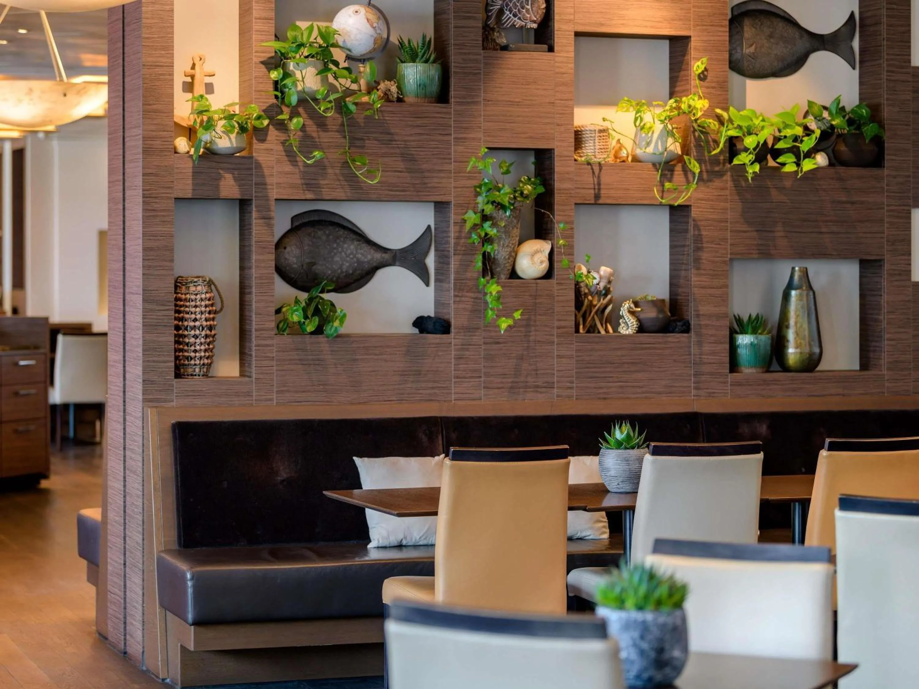 Lounge or bar in Mövenpick Hotel Lausanne