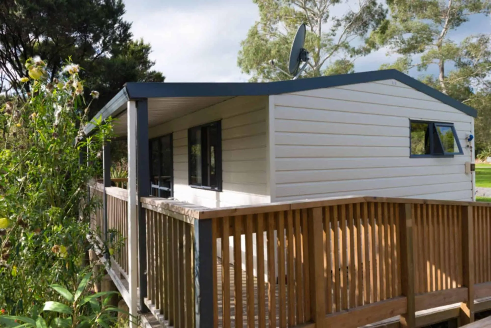 Property building in Russell-Orongo Bay Holiday Park