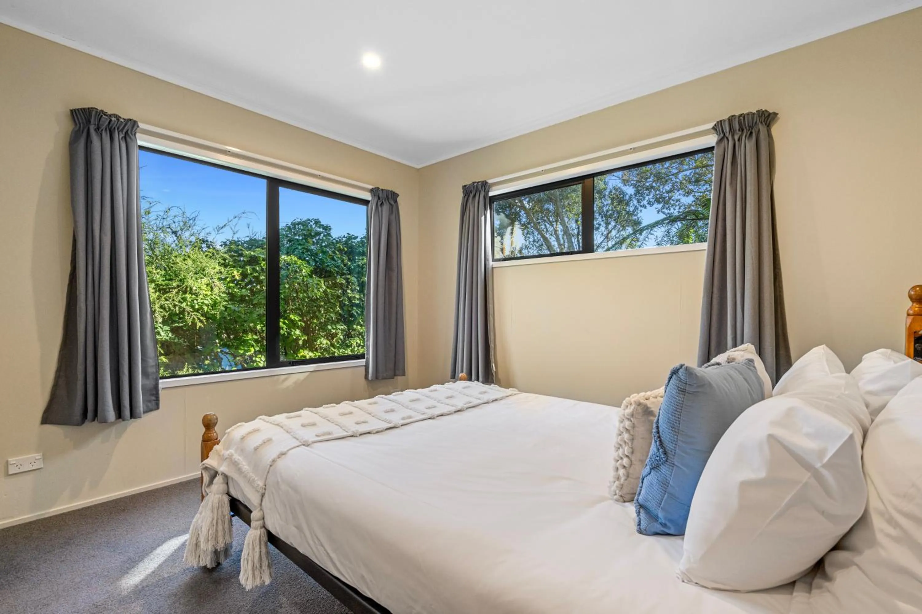 Bed in Tasman Holiday Parks - Ohiwa