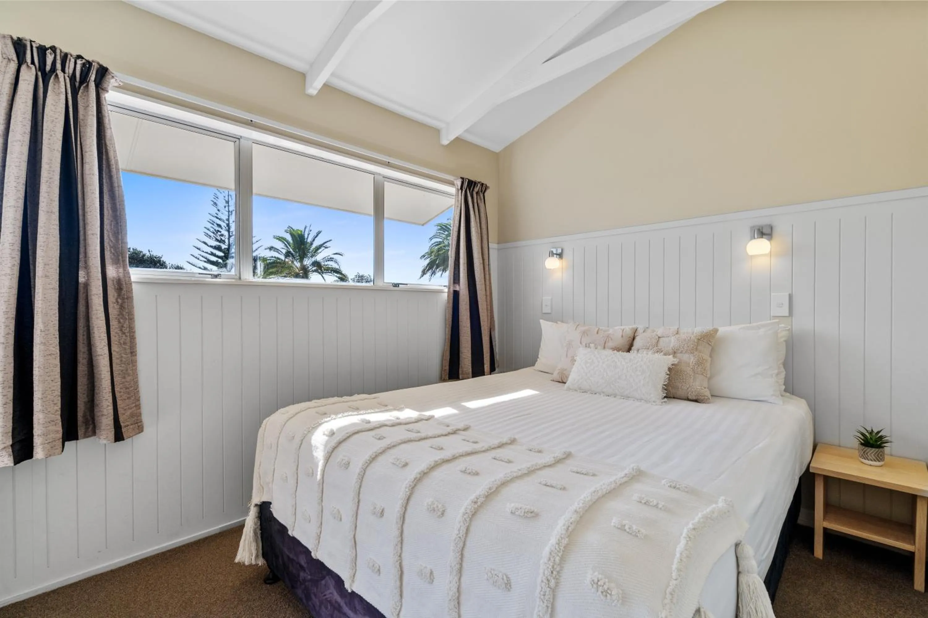 Bed in Tasman Holiday Parks - Ohiwa