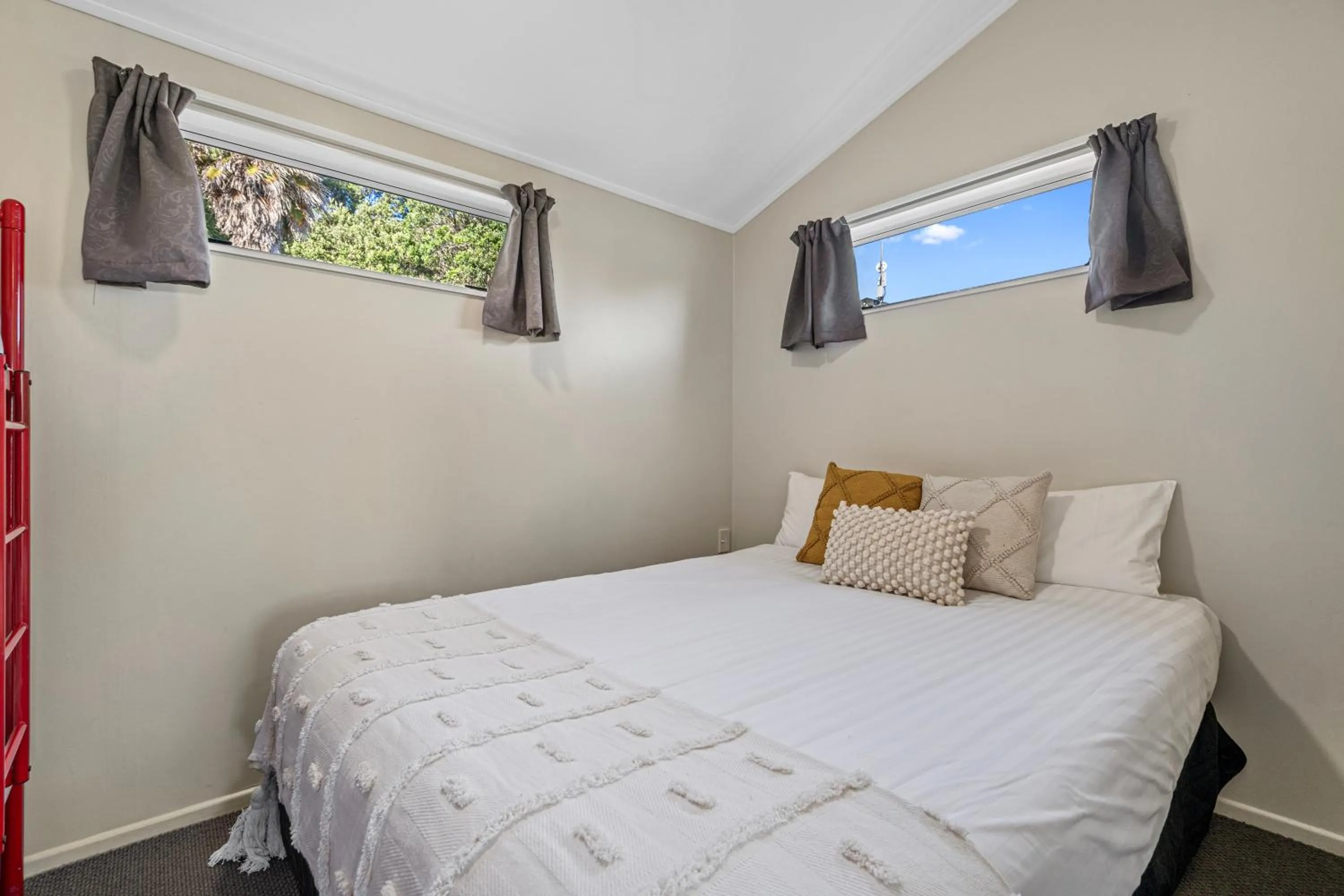 Bed in Tasman Holiday Parks - Ohiwa