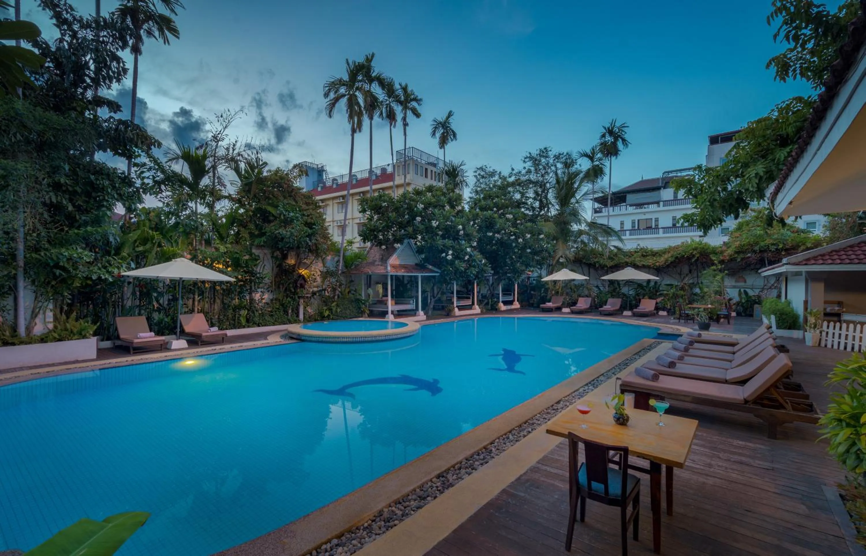 Swimming pool in Memoire d' Angkor Boutique Hotel