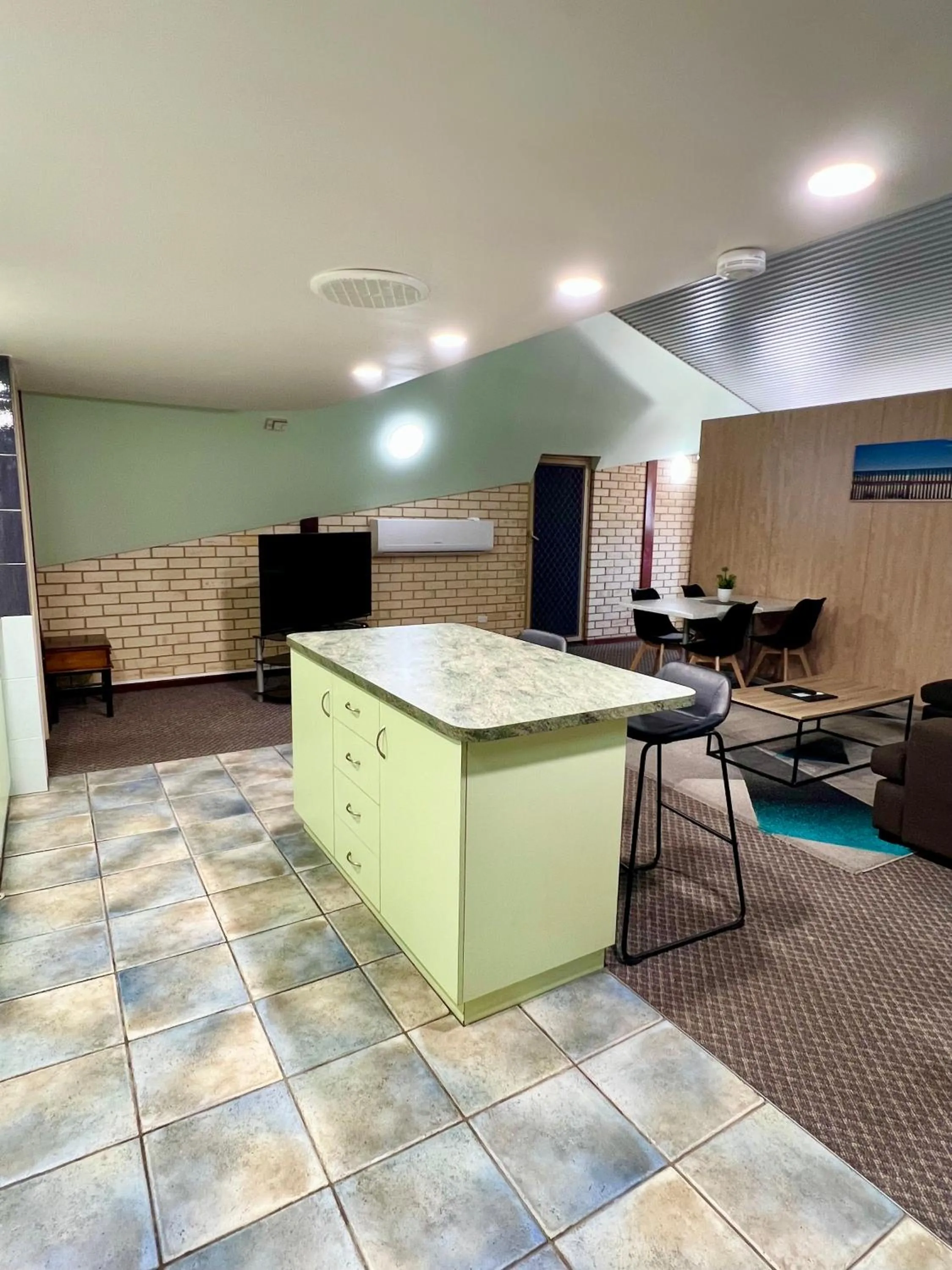 Kitchen or kitchenette in Sails Motel Geraldton