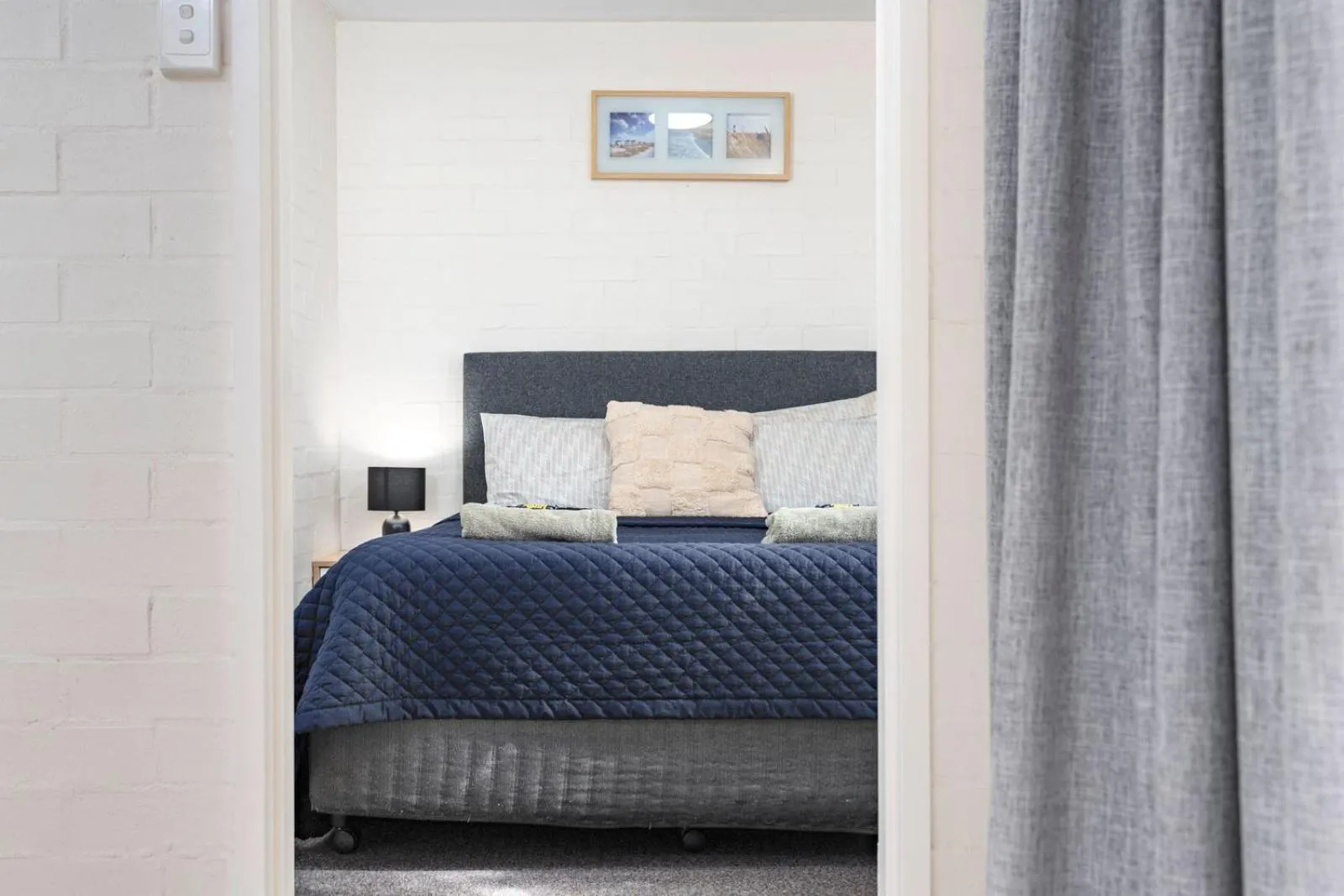 Bedroom, Bed in Sails Motel Geraldton