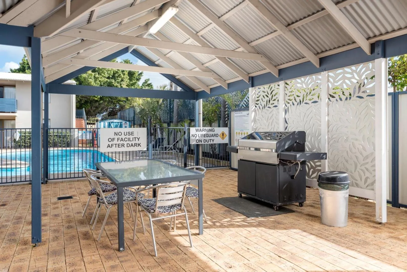 BBQ facilities in Sails Motel Geraldton