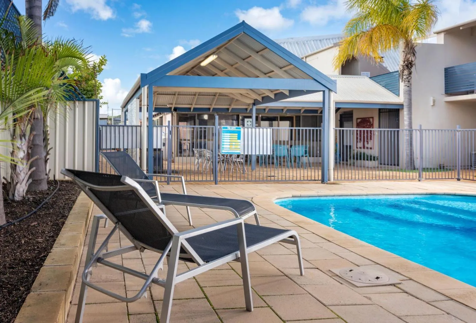 Swimming pool in Sails Motel Geraldton