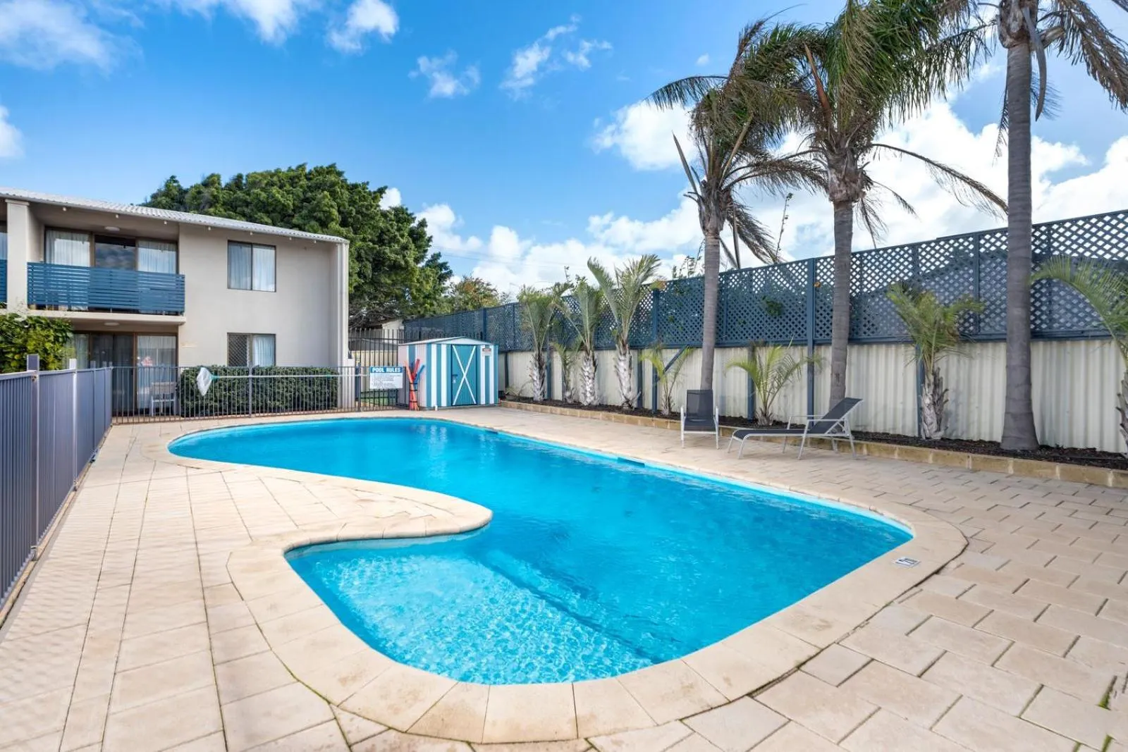 Swimming pool in Sails Motel Geraldton
