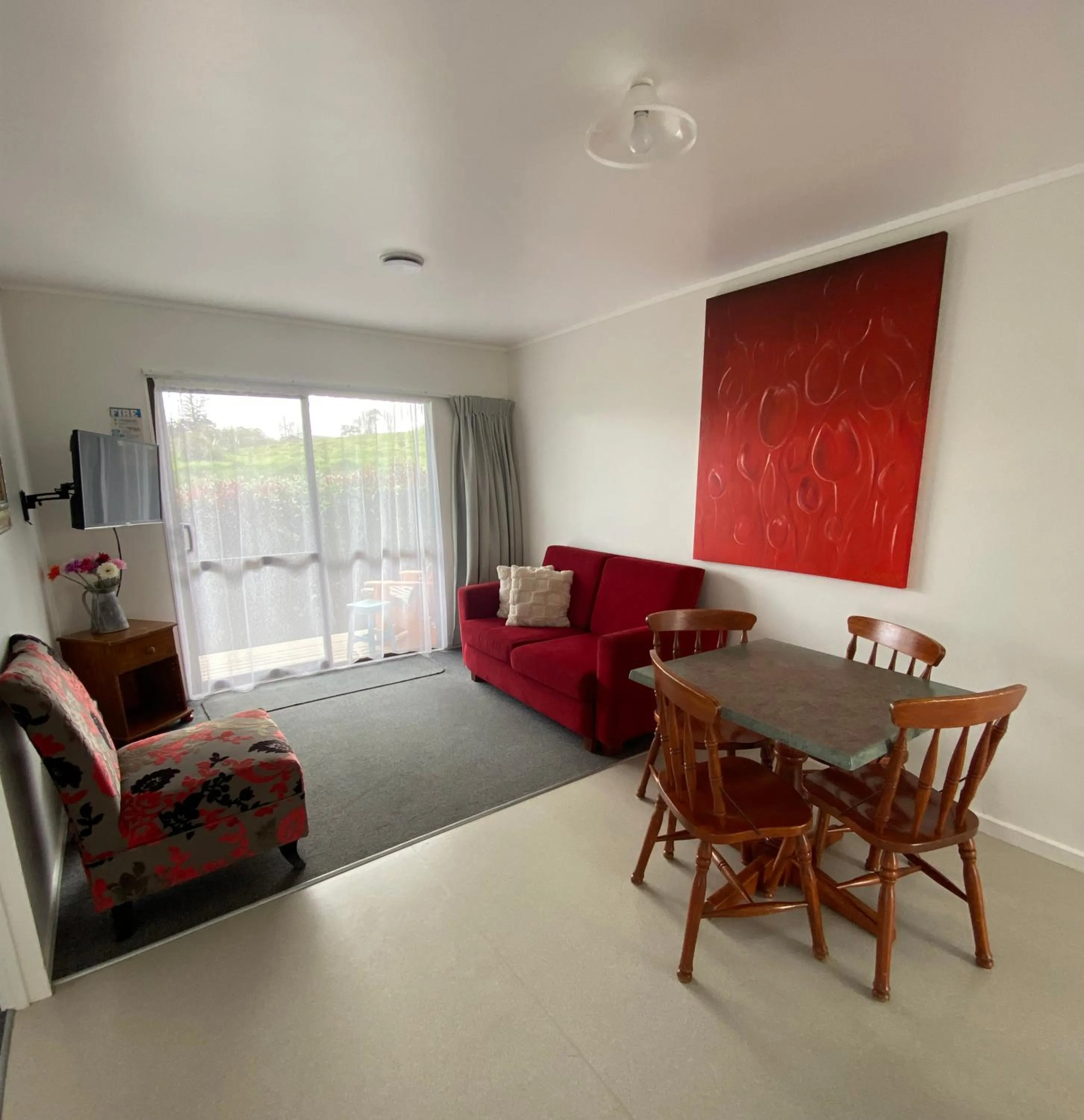Living room in Opononi Lighthouse Motel