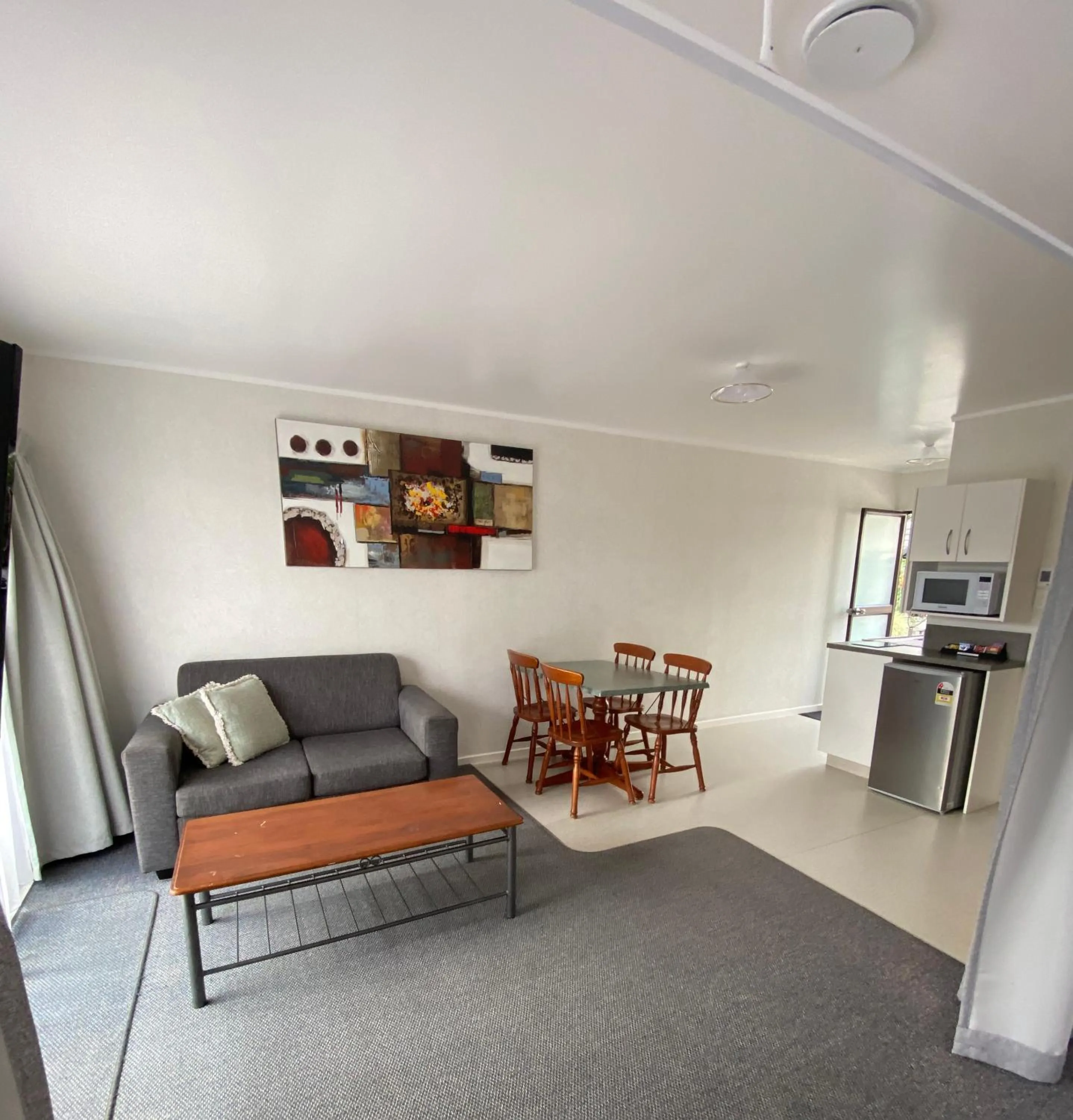 Kitchen or kitchenette in Opononi Lighthouse Motel