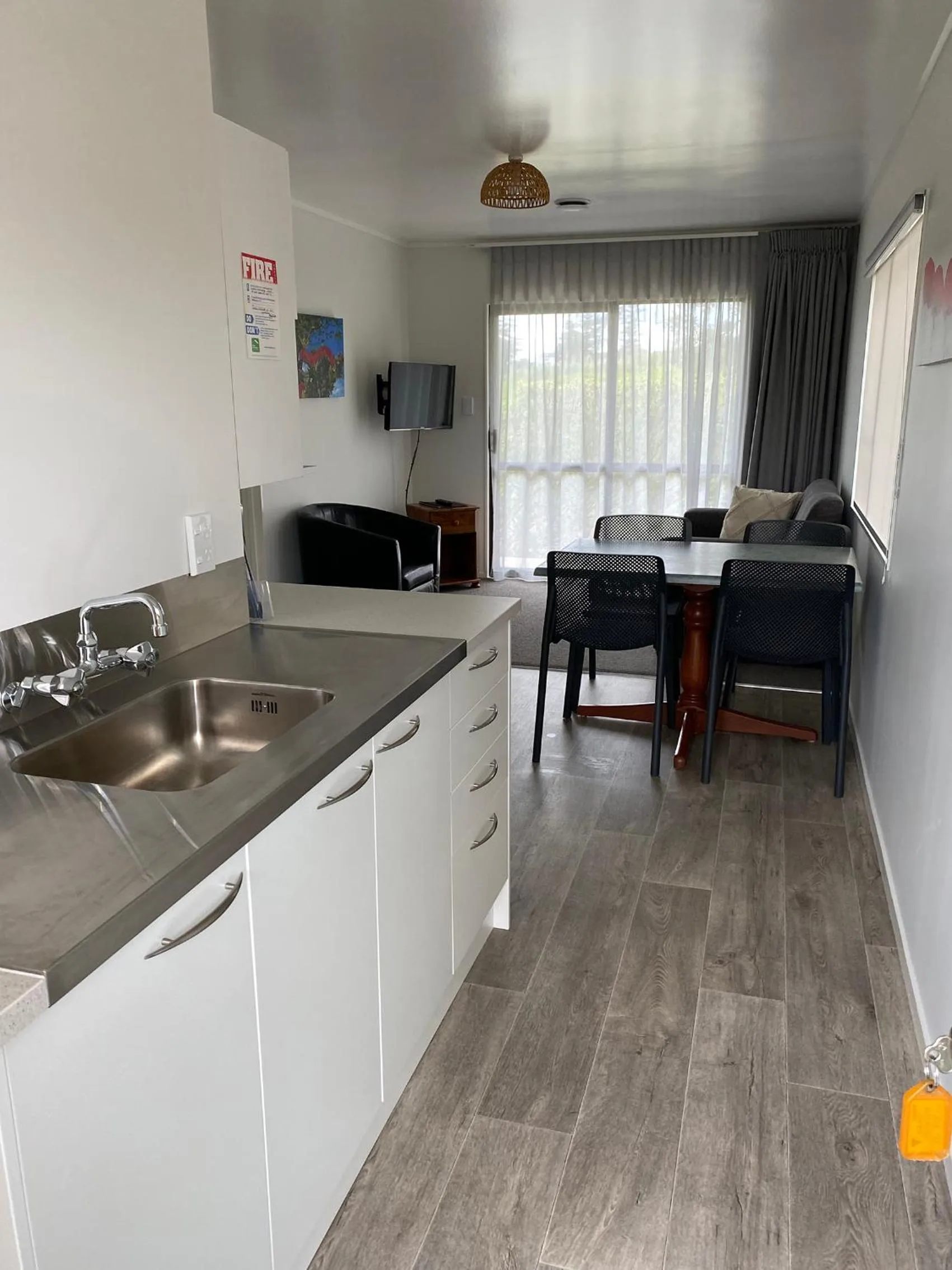 Kitchen or kitchenette in Opononi Lighthouse Motel