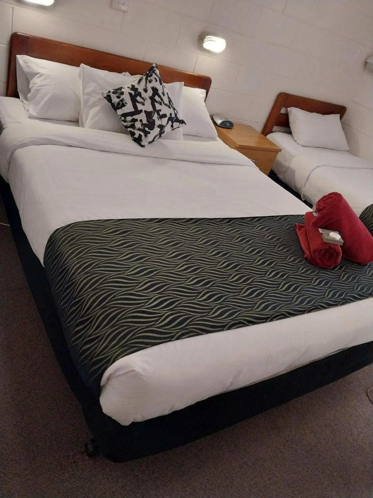 Bedroom, Bed in Golden Peak Motel PeakHill