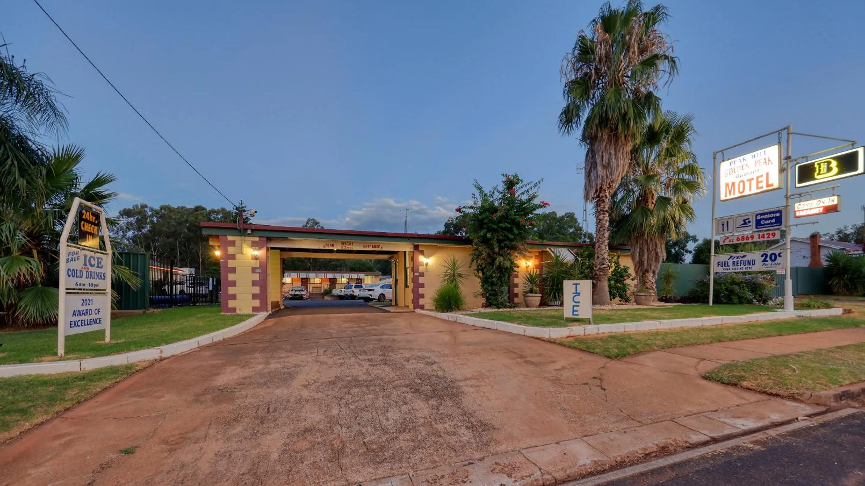 Golden Peak Motel PeakHill