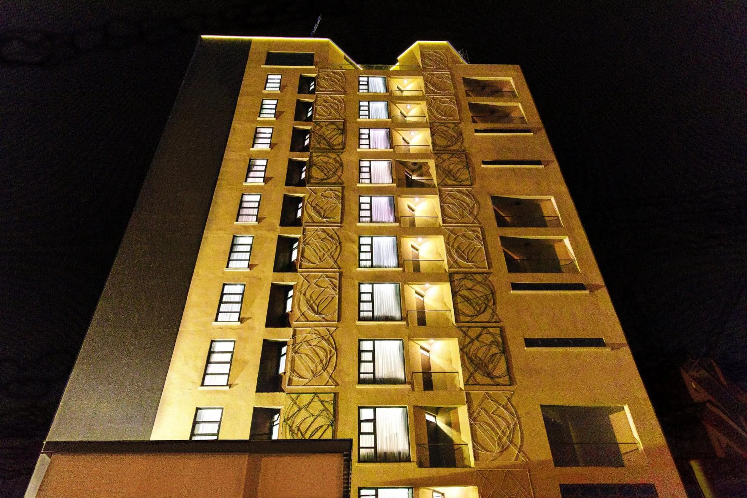 Property building in L'Aziz Suites - Near Aga Khan Hospital