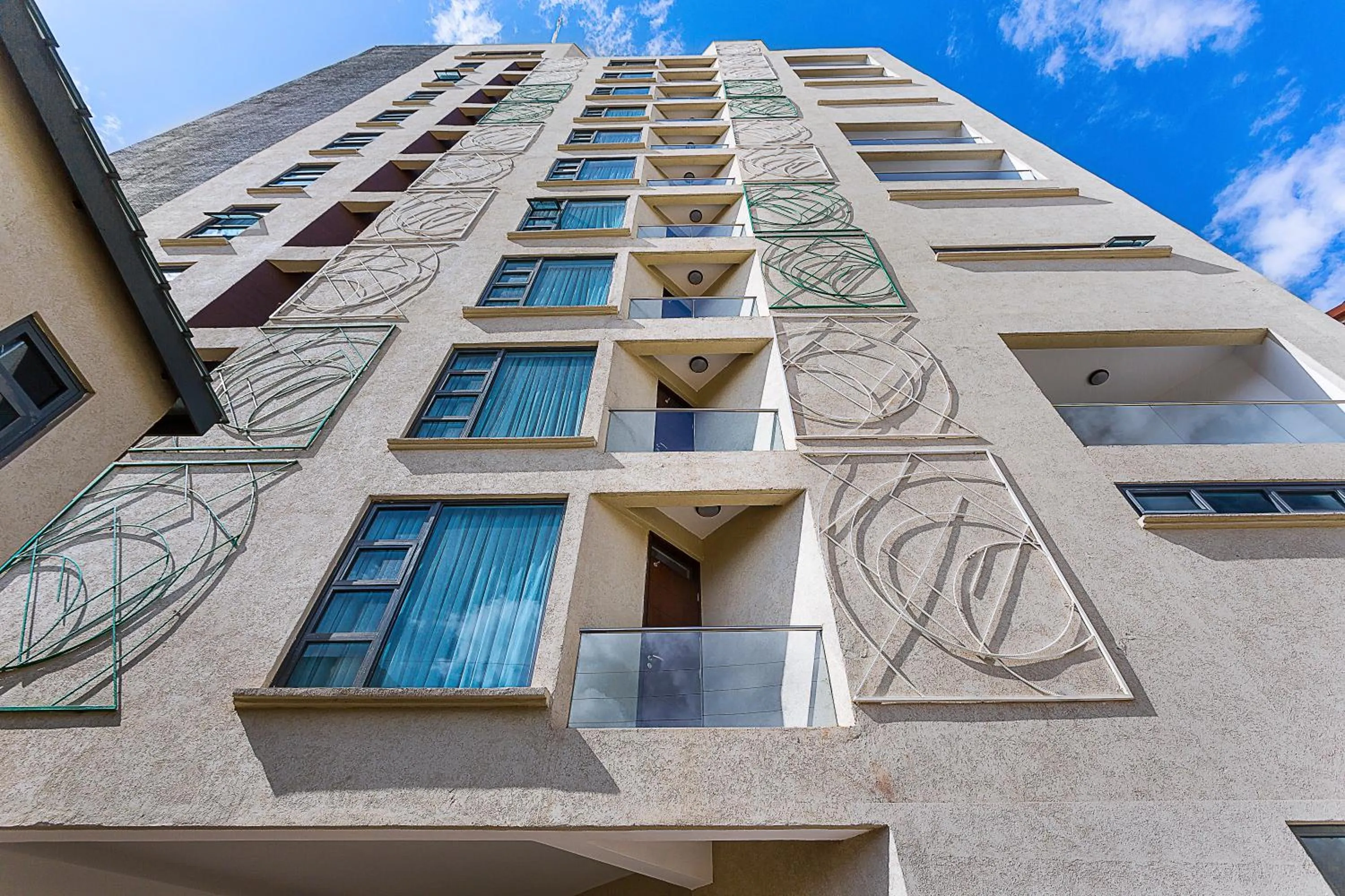 Property building in L'Aziz Suites - Near Aga Khan Hospital