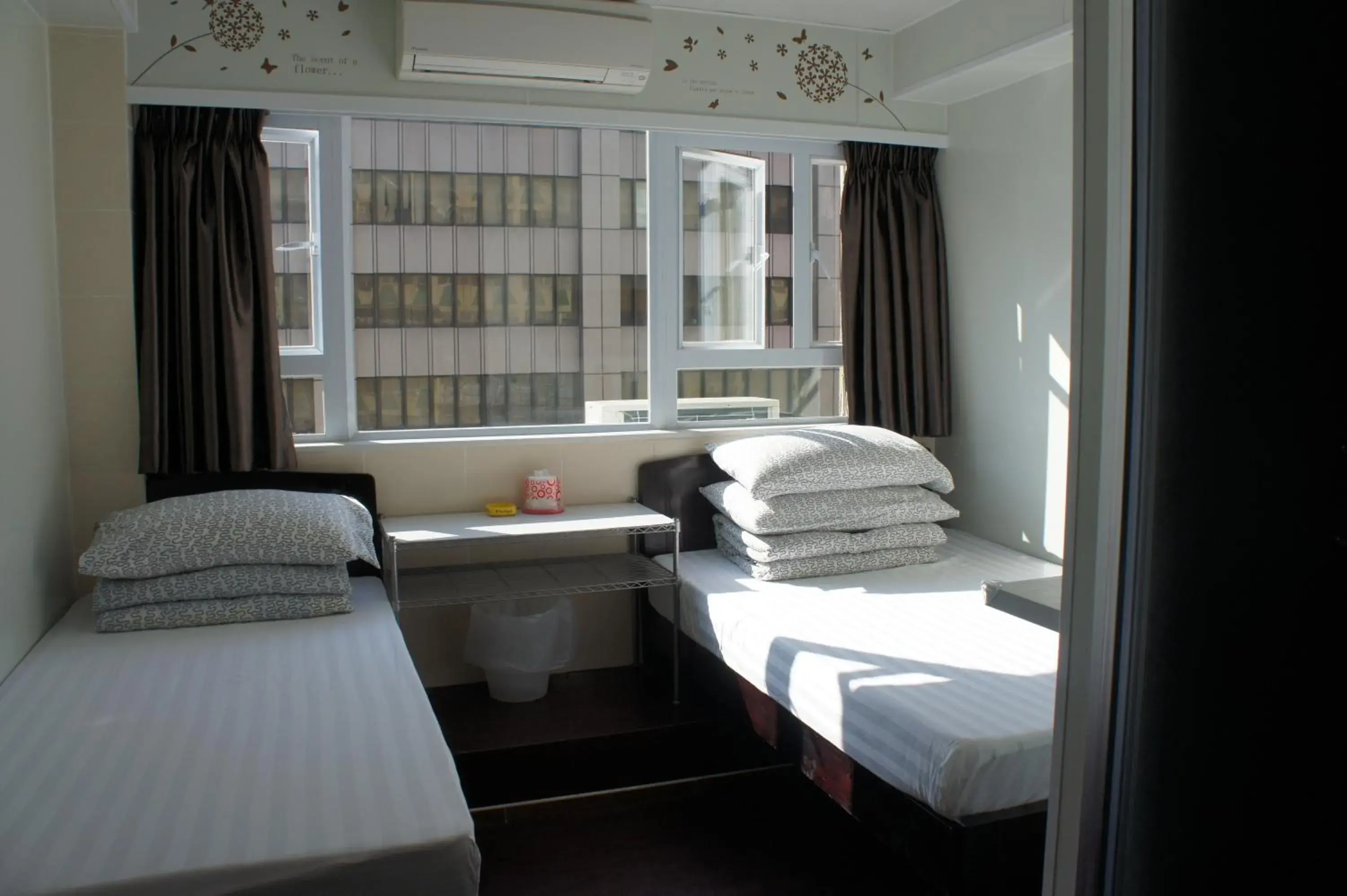 Basic Triple Room in Ocean Inn Basic Triple Room in Ocean Inn