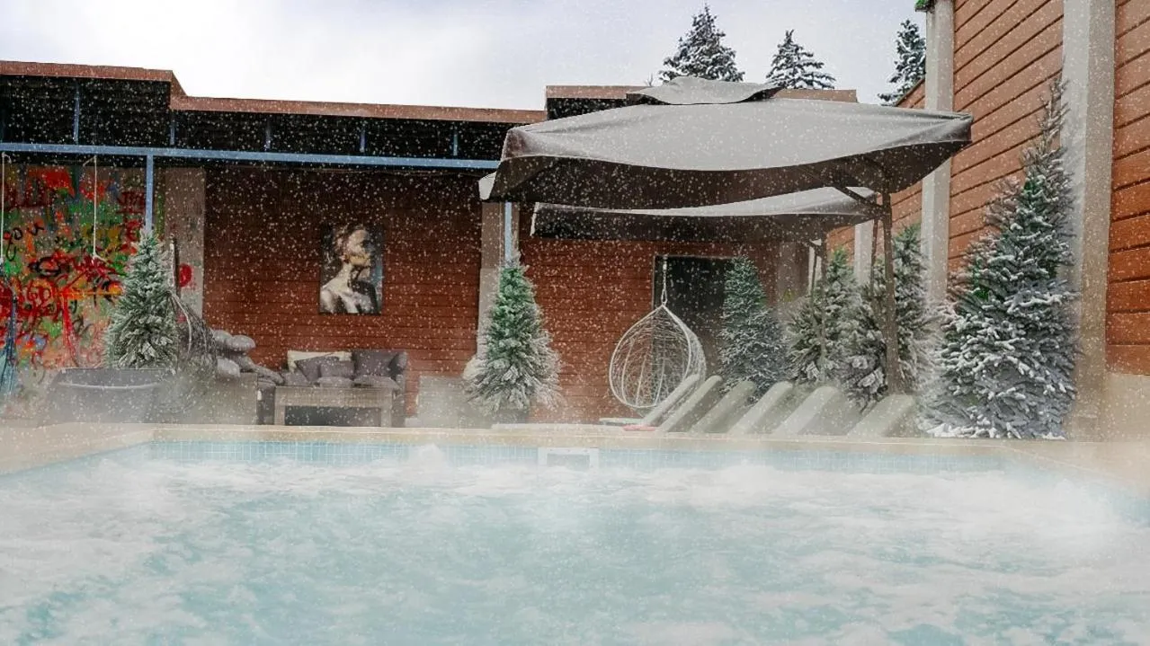 Swimming pool in Hotel Sapphire Bakuriani