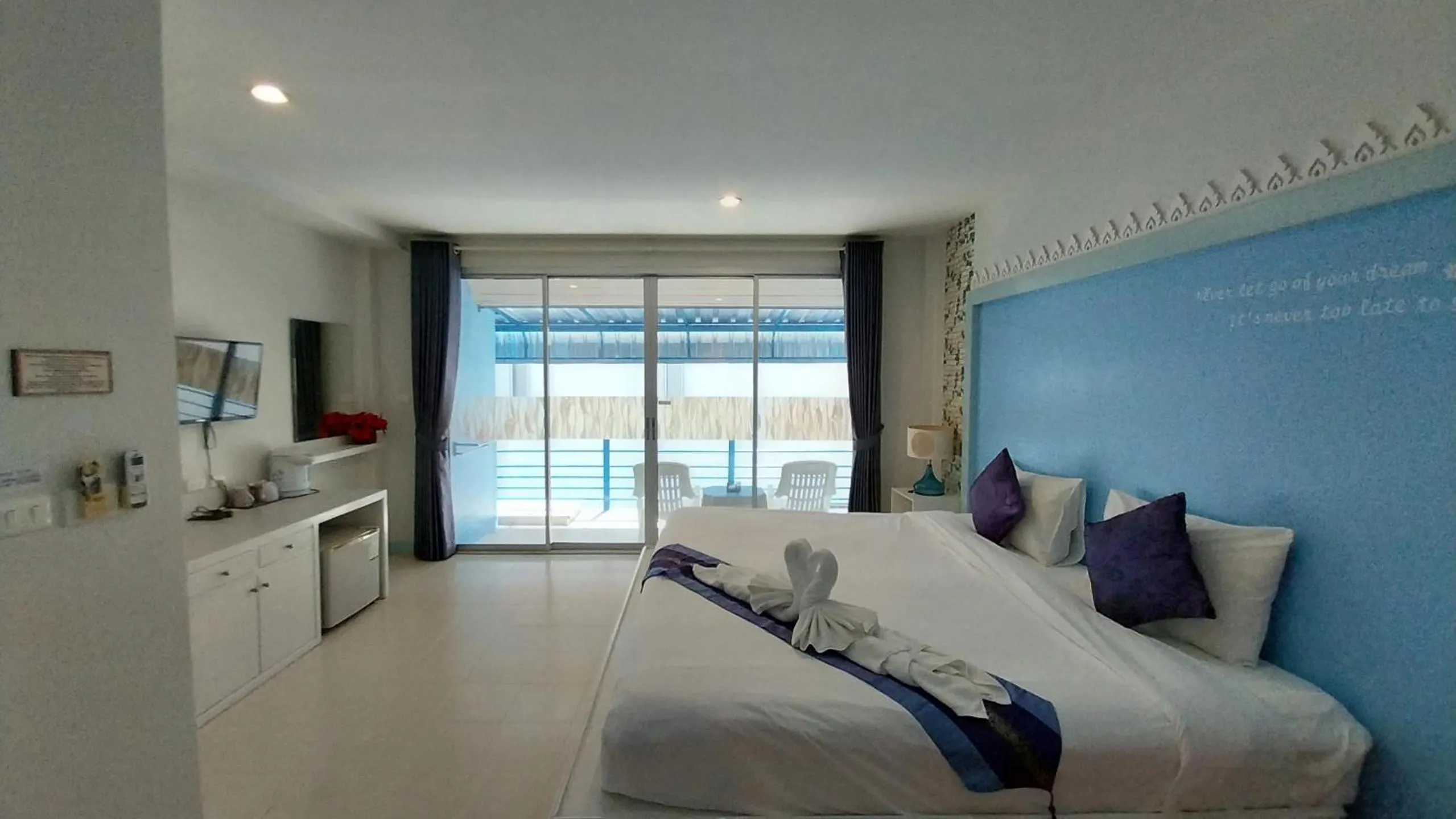 Bed in Phuket Racha Kata Homestay