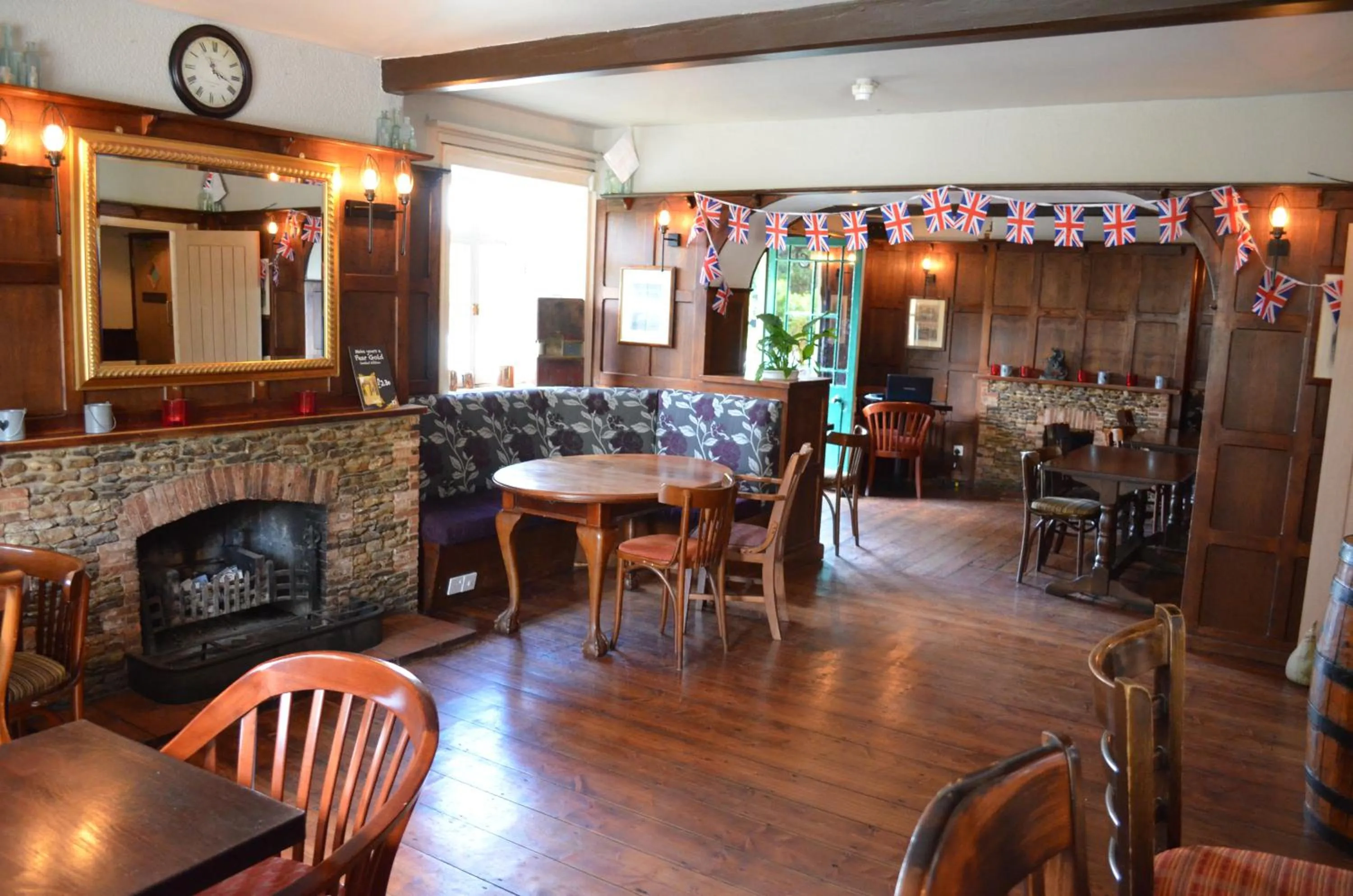 Restaurant/places to eat in The Feathers